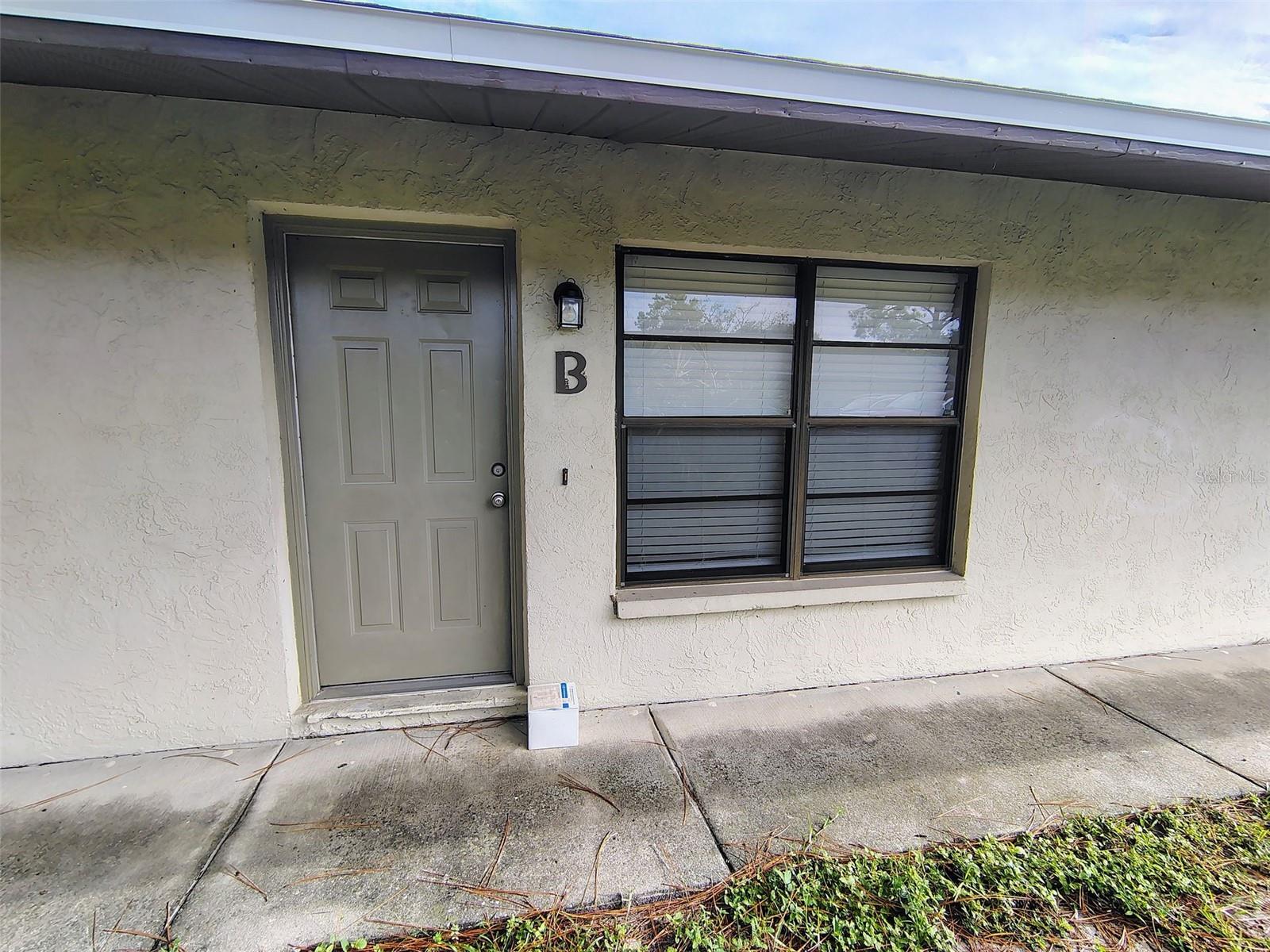 Photo of 9563 LYNN LANE #B SEMINOLE FL 33777