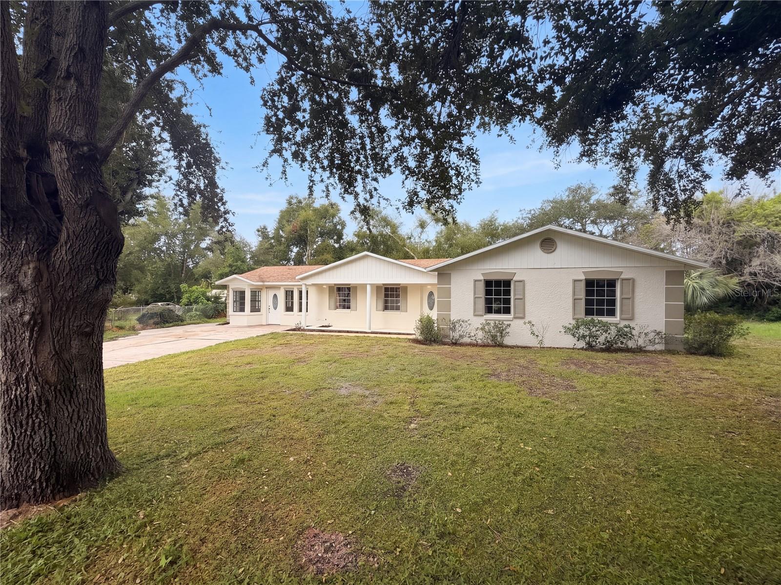 Photo of 2303 S SWAN COURT WINTER HAVEN FL 33881