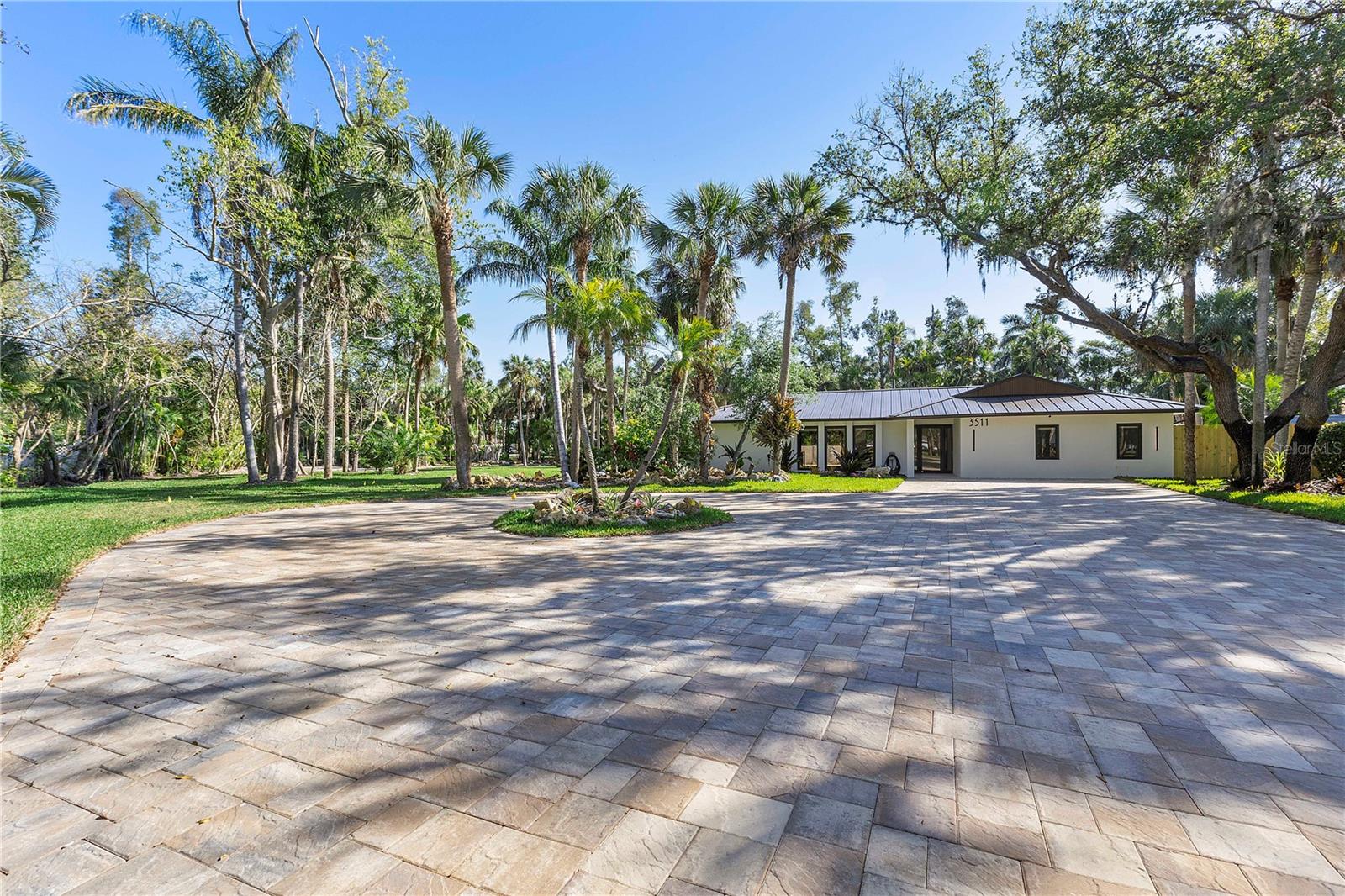 Photo of 3511 HERITAGE LANE FORT MYERS FL 33908