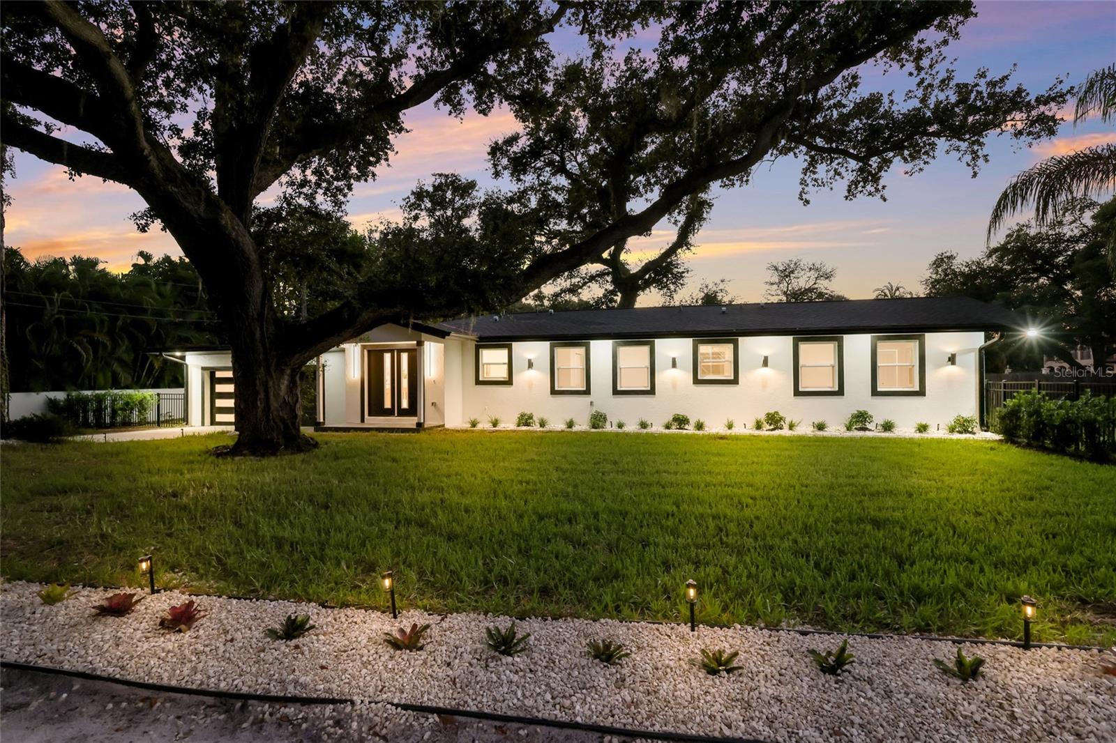 Photo of 780 INDIAN BEACH CIRCLE SARASOTA FL 34234