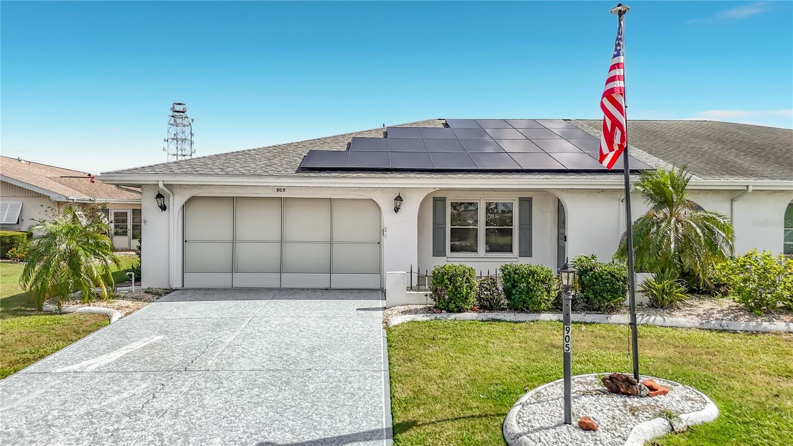 Photo of 905 BLUEWATER DRIVE SUN CITY CENTER FL 33573