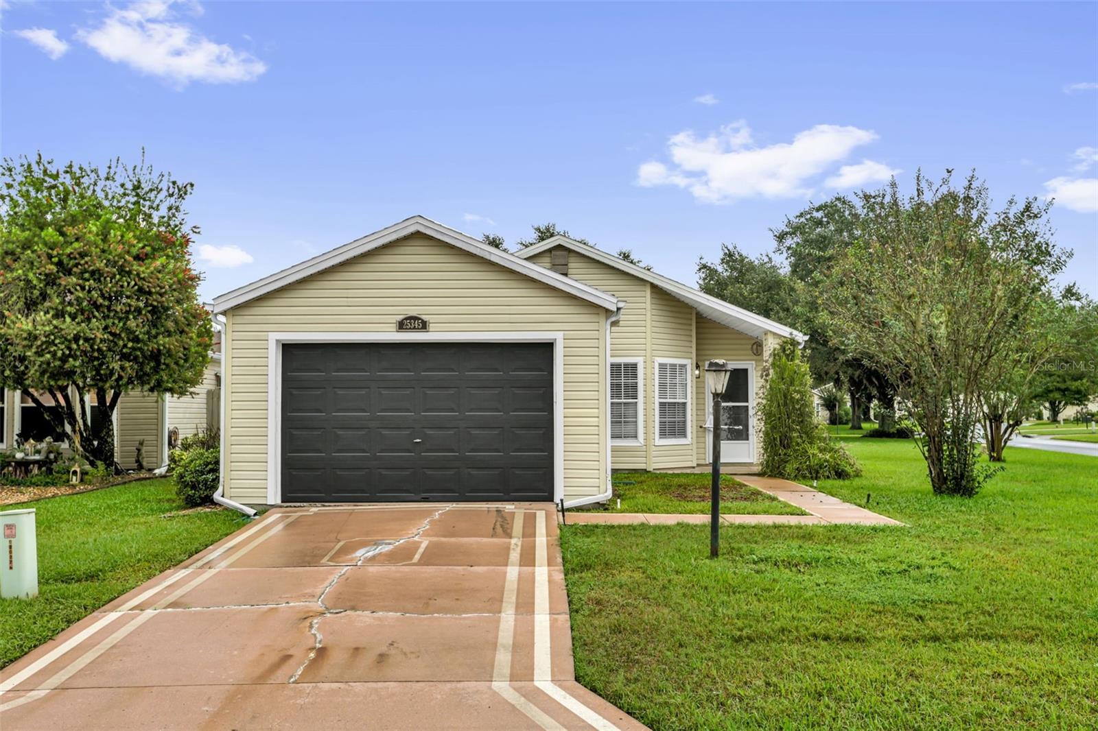 Photo of 25345 GREEN HERON DRIVE LEESBURG FL 34748