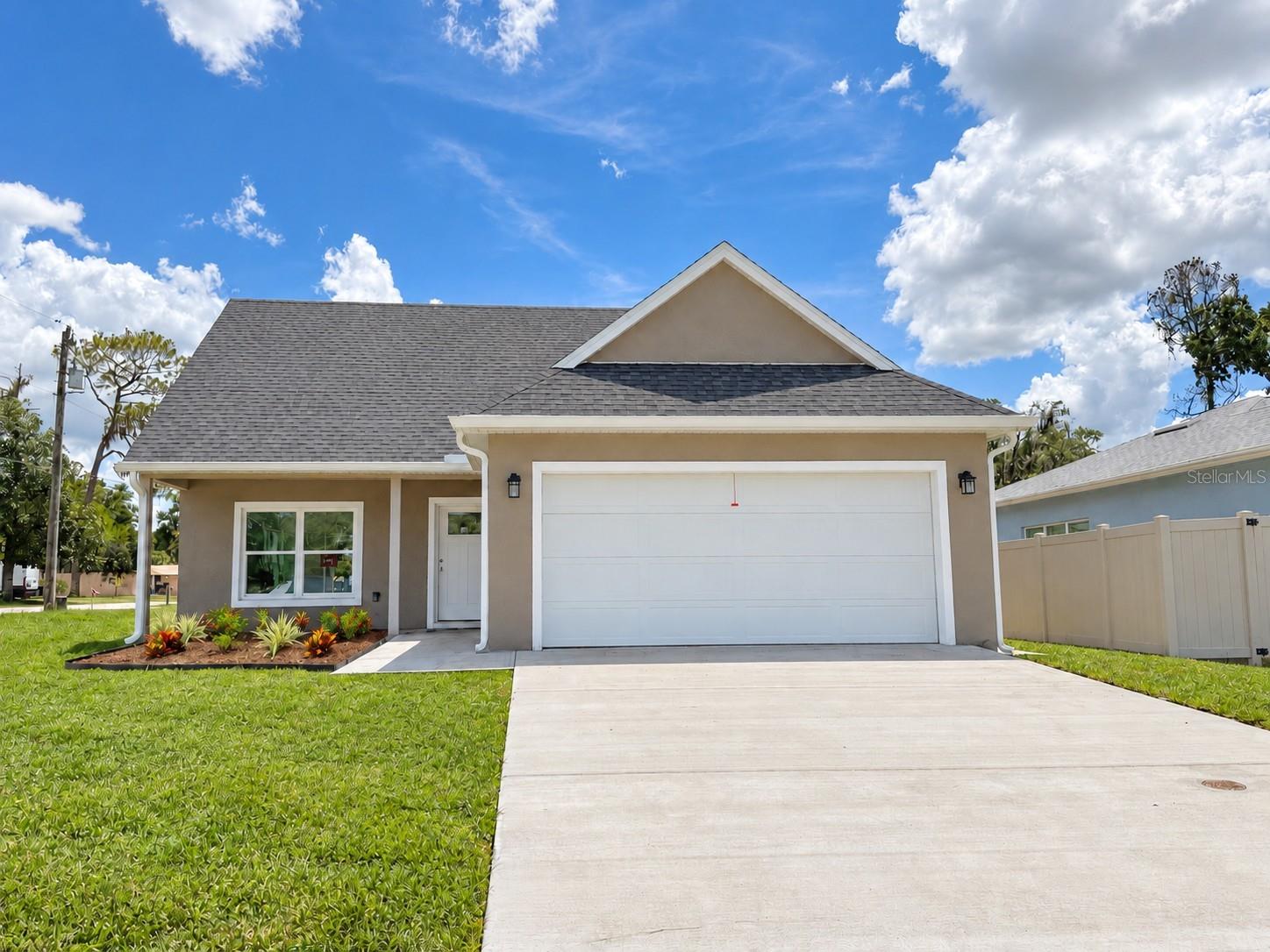 Photo of 1336 DEAN AVE EUSTIS FL 32726