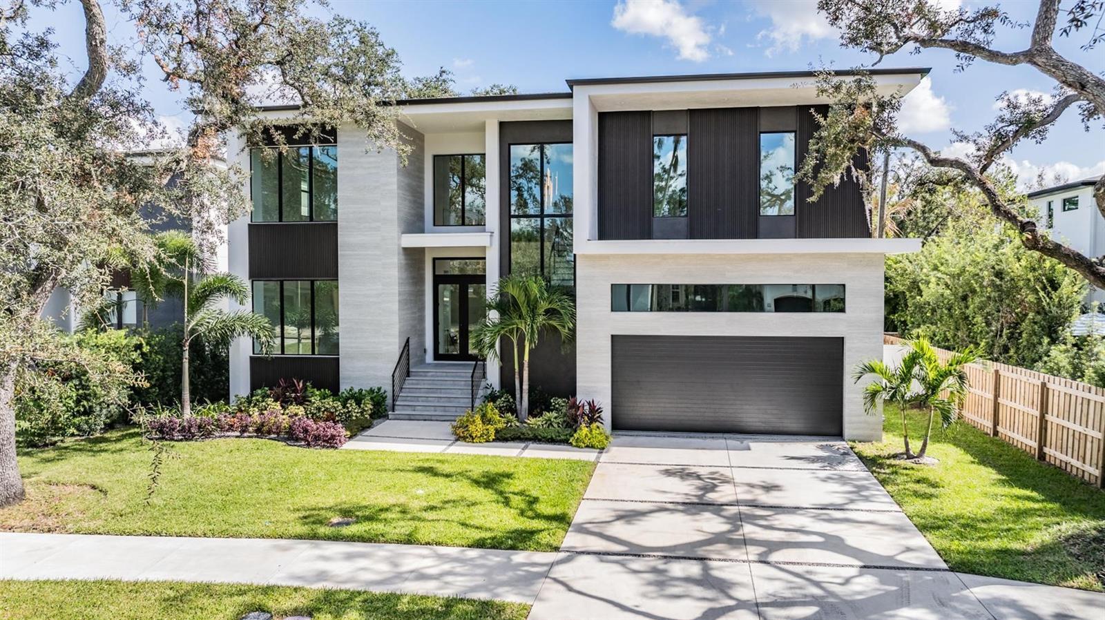 Photo of 214 S RENELLIE DRIVE TAMPA FL 33609