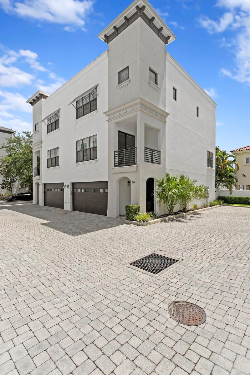 Photo of 224 S AUDUBON AVENUE TAMPA FL 33609