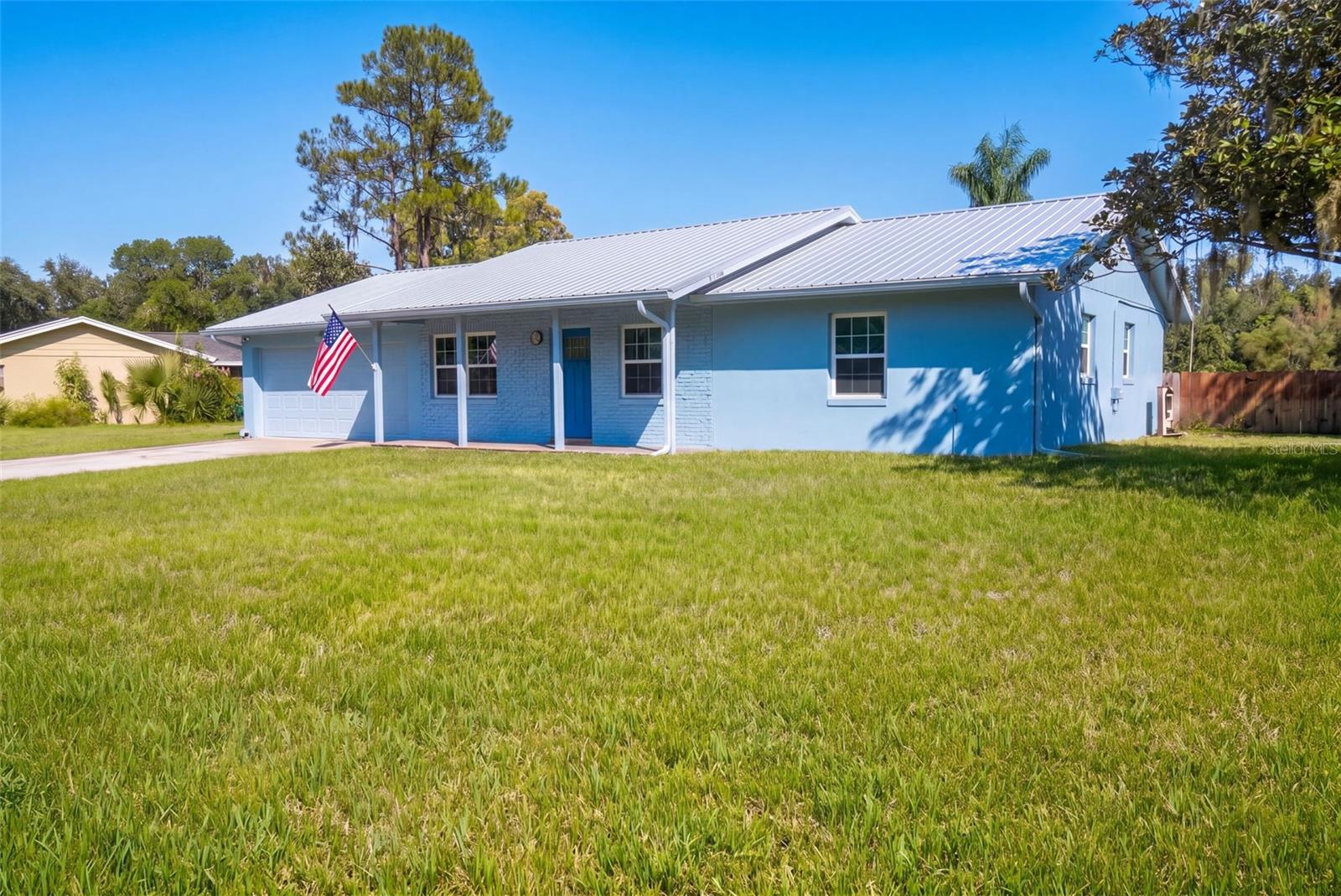 Photo of 603 N HAWLEY STREET EUSTIS FL 32726
