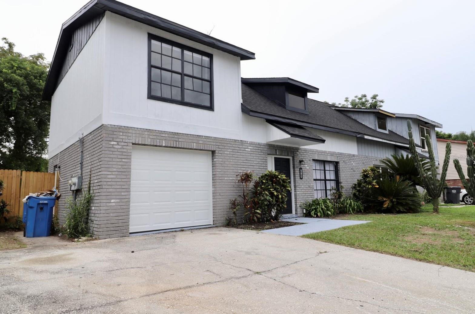 Photo of 719 GASPARINO COURT SEFFNER FL 33584