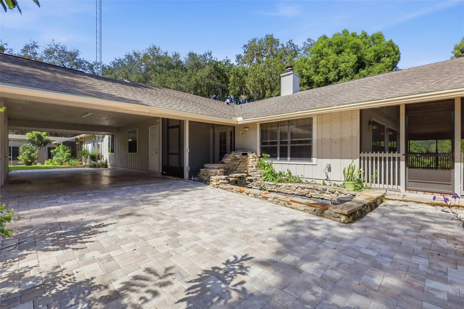 Photo of 41520 CHARM LAKE DRIVE UMATILLA FL 32784