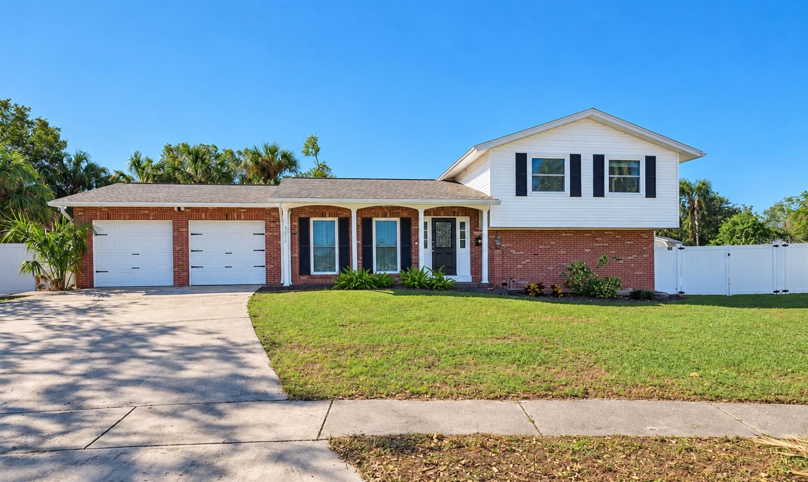 Photo of 7002 DANEWOOD COURT TAMPA FL 33615