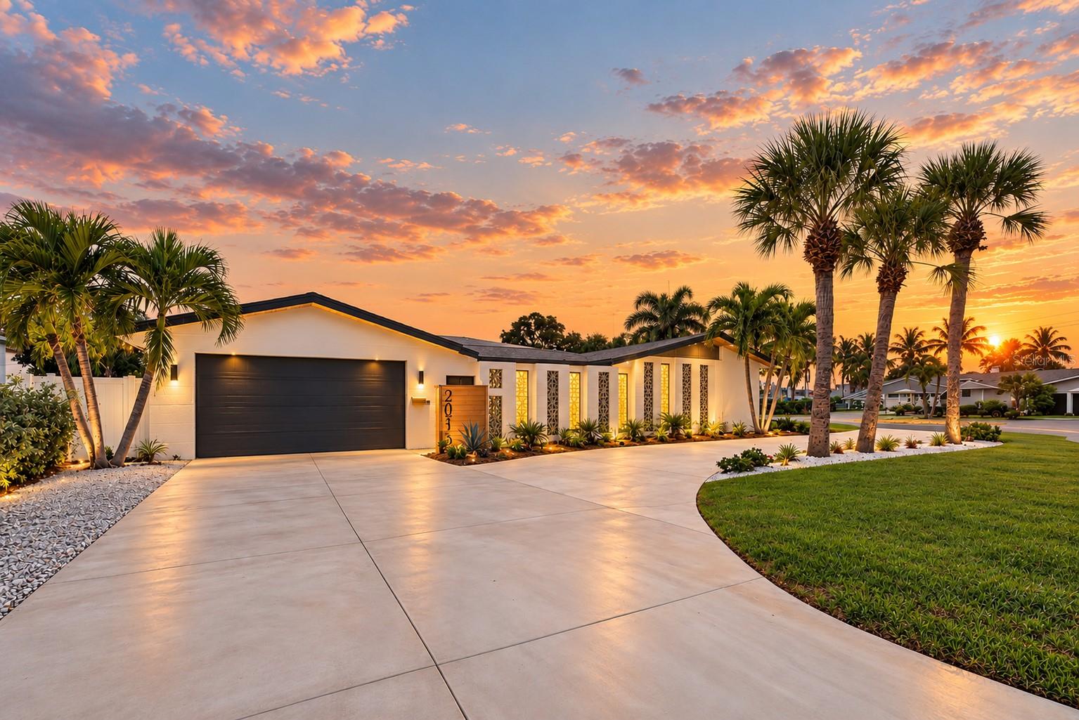 Photo of 2015 DOLPHIN BOULEVARD ST PETERSBURG FL 33707