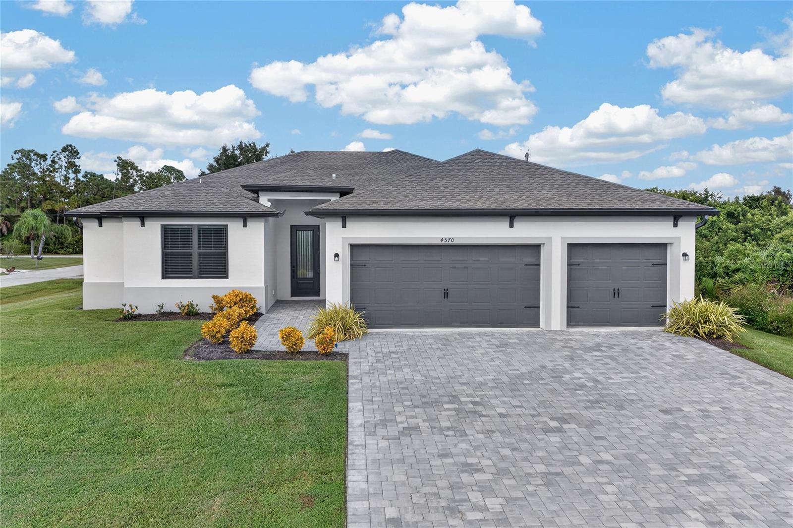 Photo of 4570 GILLOT BOULEVARD PORT CHARLOTTE FL 33981