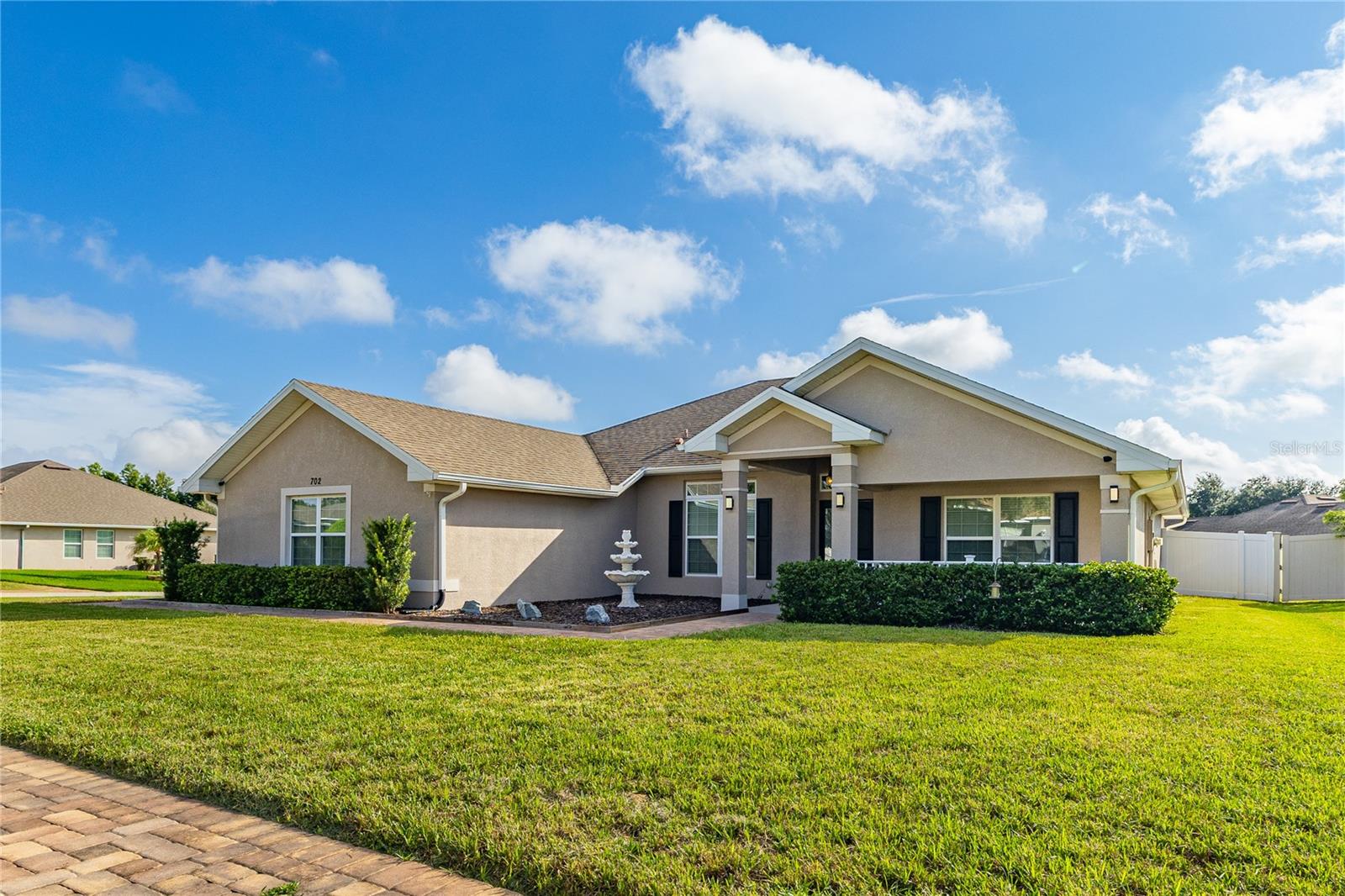 Photo of 702 COUNTRY WALK COVE EAGLE LAKE FL 33839