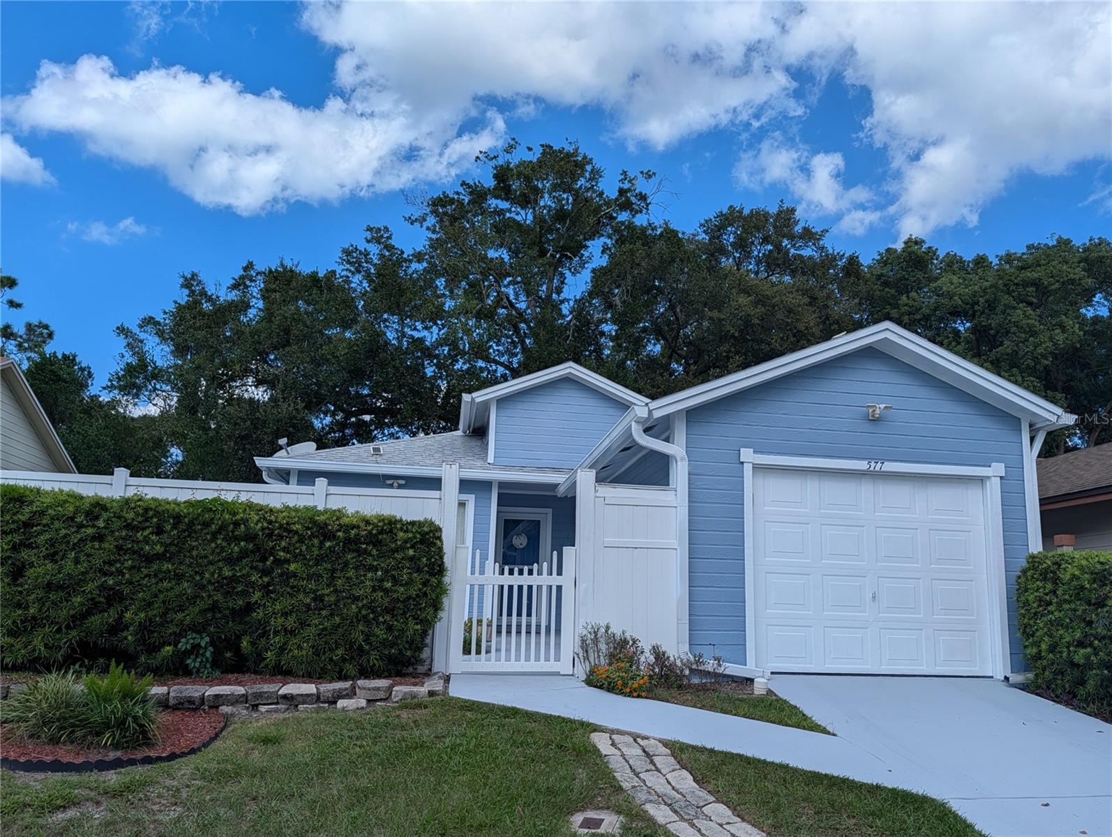 Photo of 577 PORTLAND CIRCLE APOPKA FL 32703