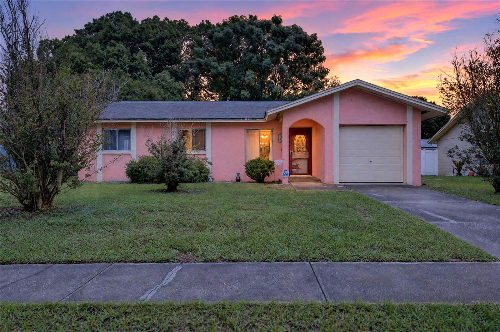 Photo of 332 BRANDYWINE DRIVE VALRICO FL 33594