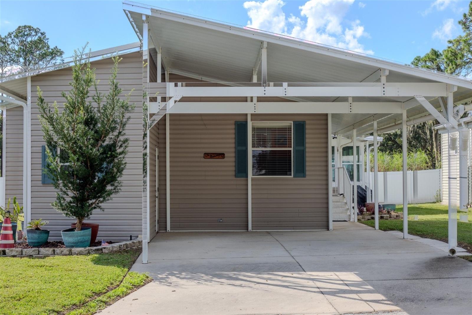 Photo of 511 IRONWOOD LANE WILDWOOD FL 34785