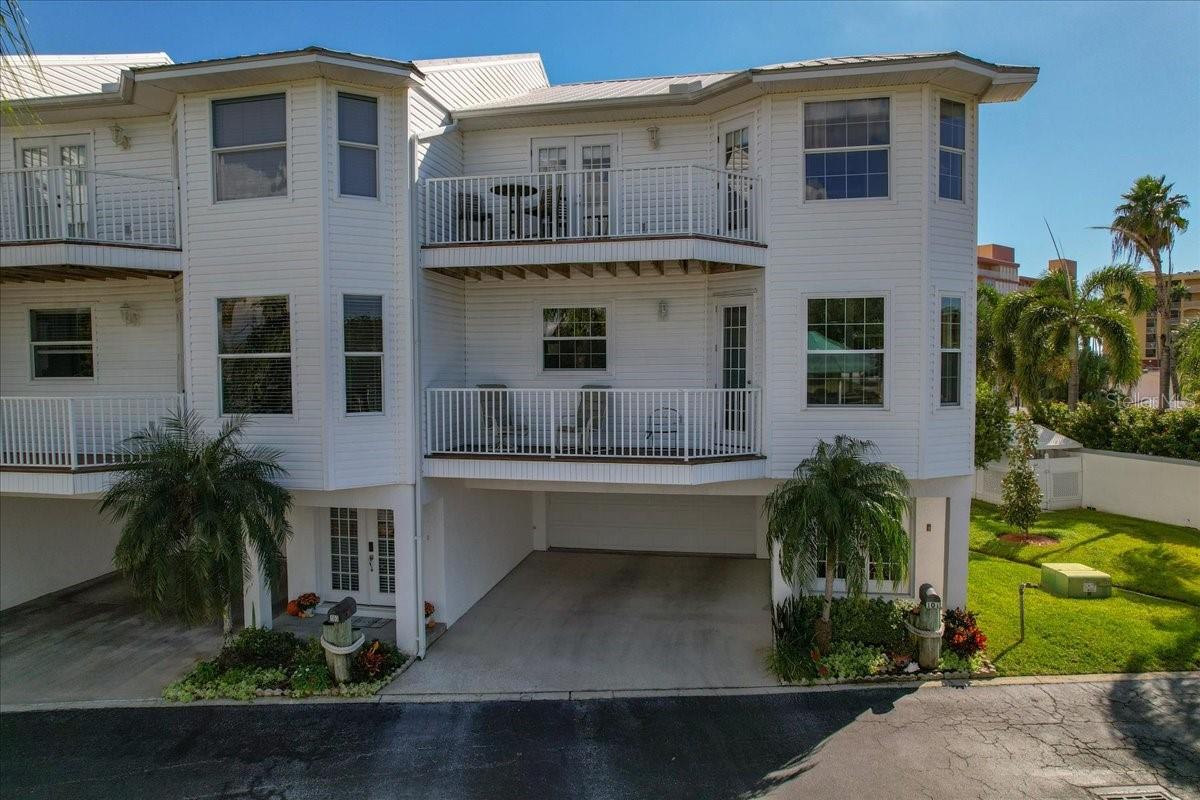 Photo of 101 SHOALS CIRCLE NORTH REDINGTON BEACH FL 33708