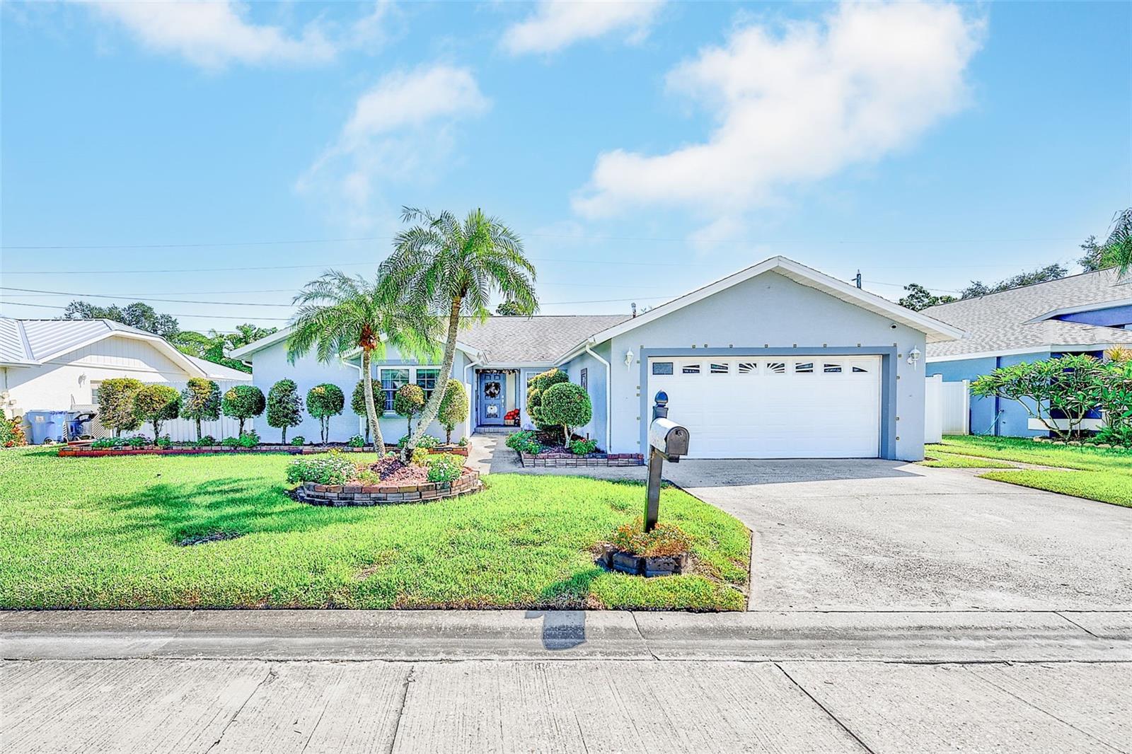 Photo of 8747 GLEN LAKES BOULEVARD ST PETERSBURG FL 33702