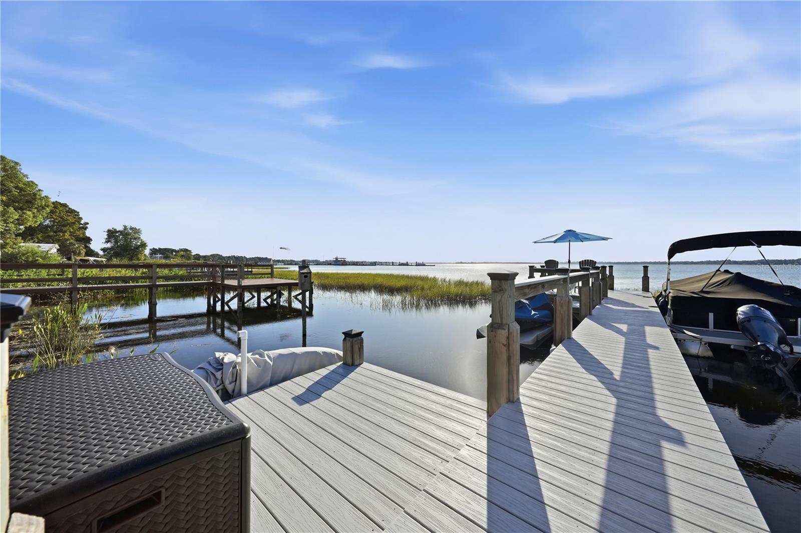 Photo of 527 SINCLAIR CIRCLE TAVARES FL 32778