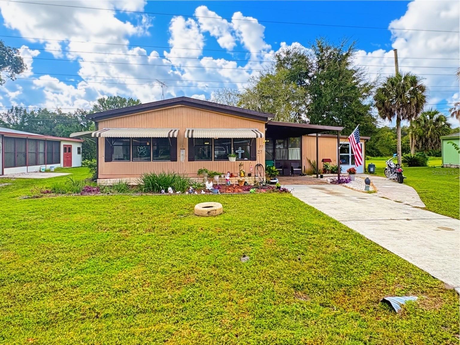 Photo of 27 ROBIN ROAD WILDWOOD FL 34785