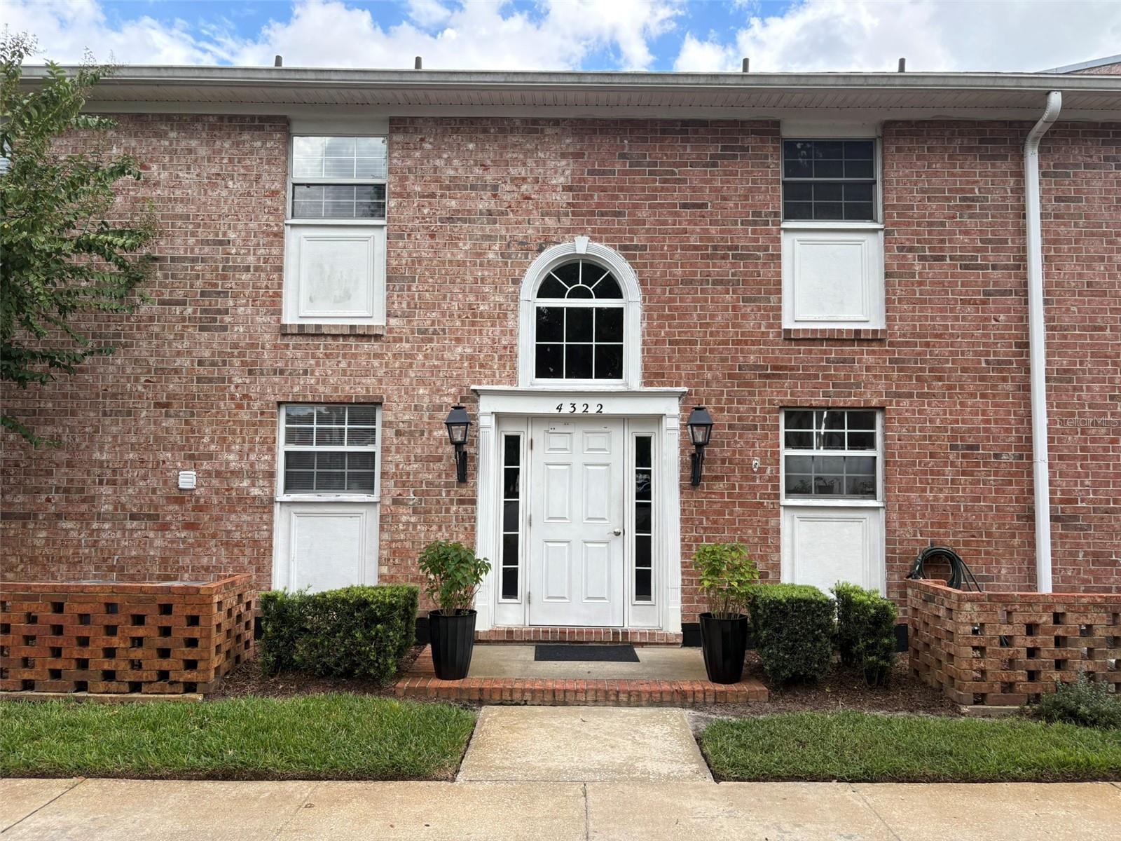 Photo of 4322 LAKE UNDERHILL ROAD #D ORLANDO FL 32803