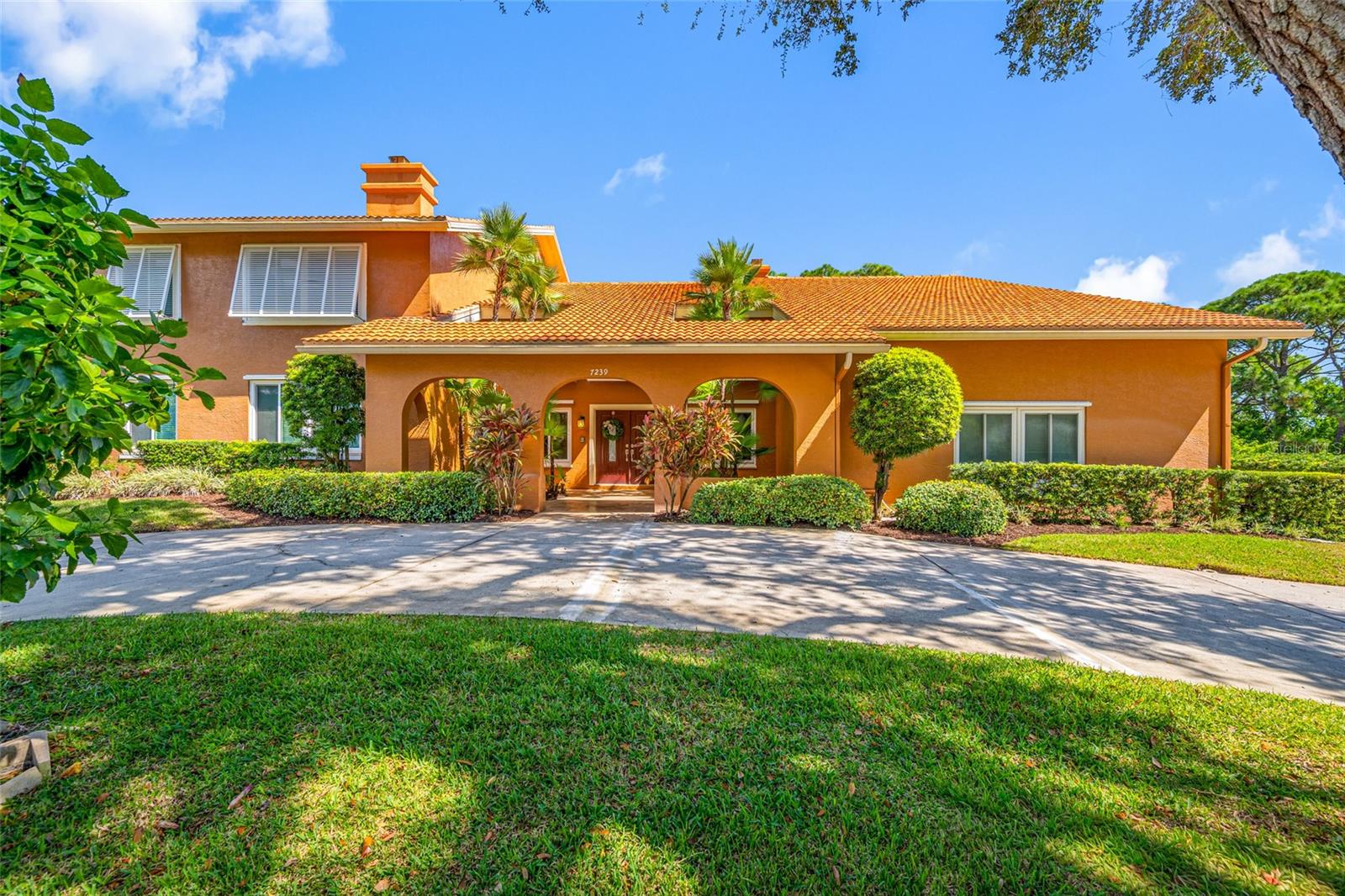 Photo of 7239 HUNT CLUB LANE SEMINOLE FL 33776