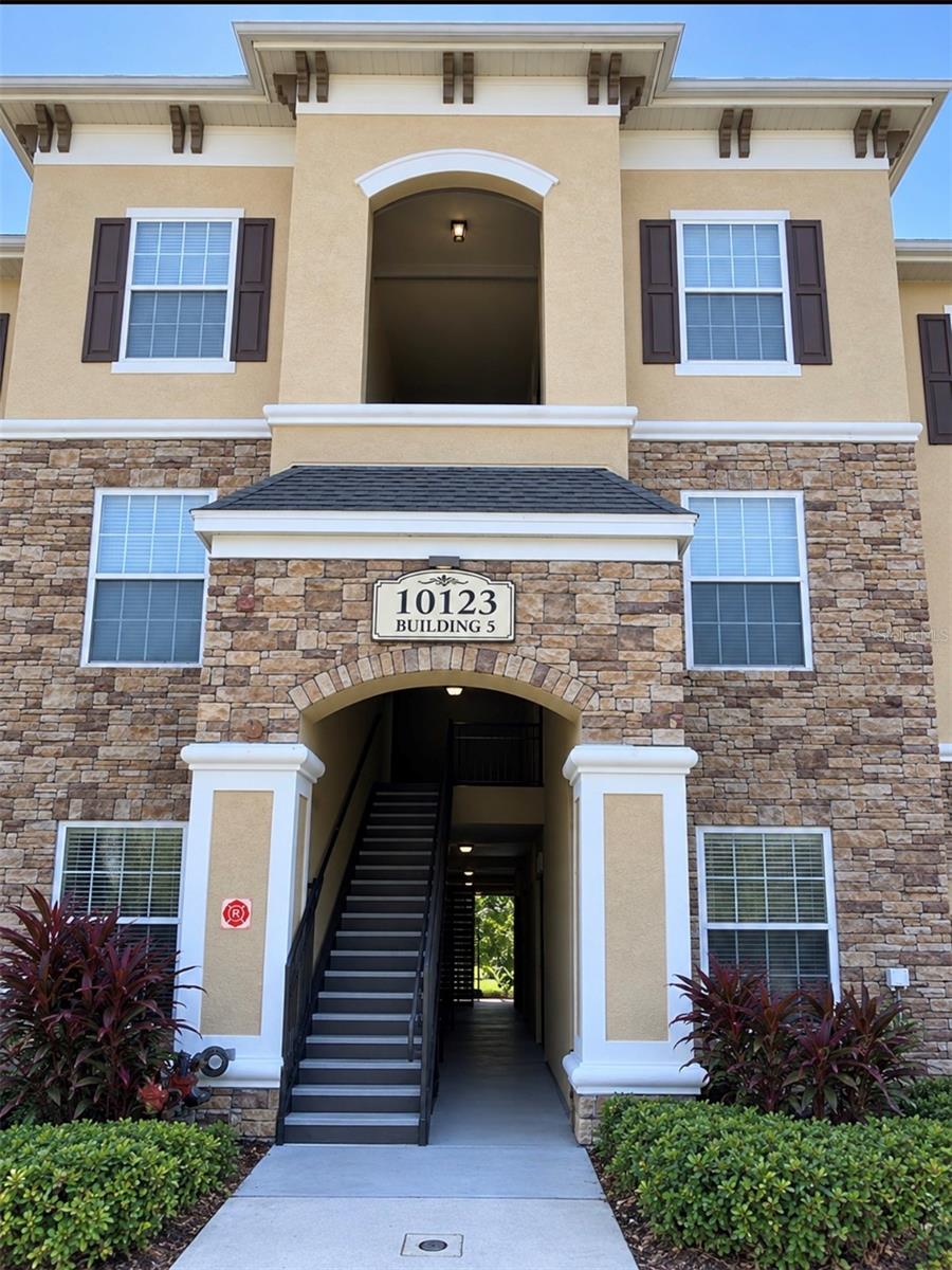 Photo of 10123 COURTNEY PALMS BOULEVARD #103 TAMPA FL 33619
