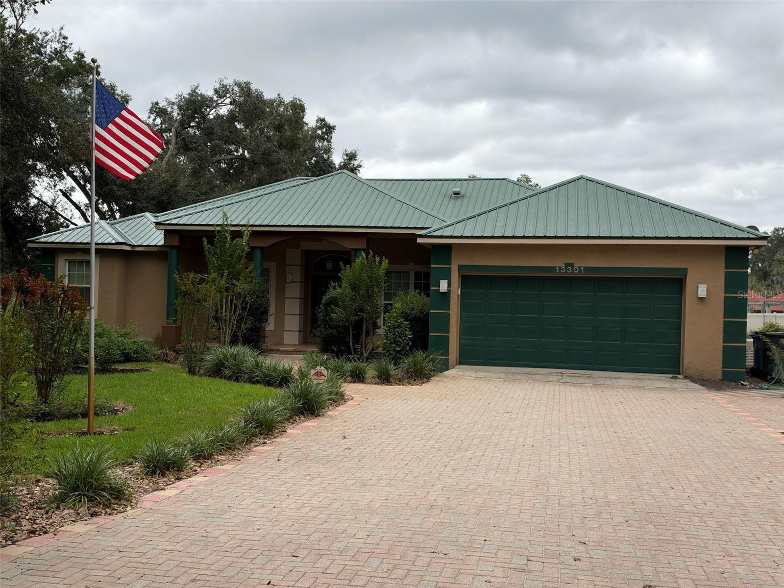 Photo of 13301 SULLIVAN MANOR COURT DOVER FL 33527