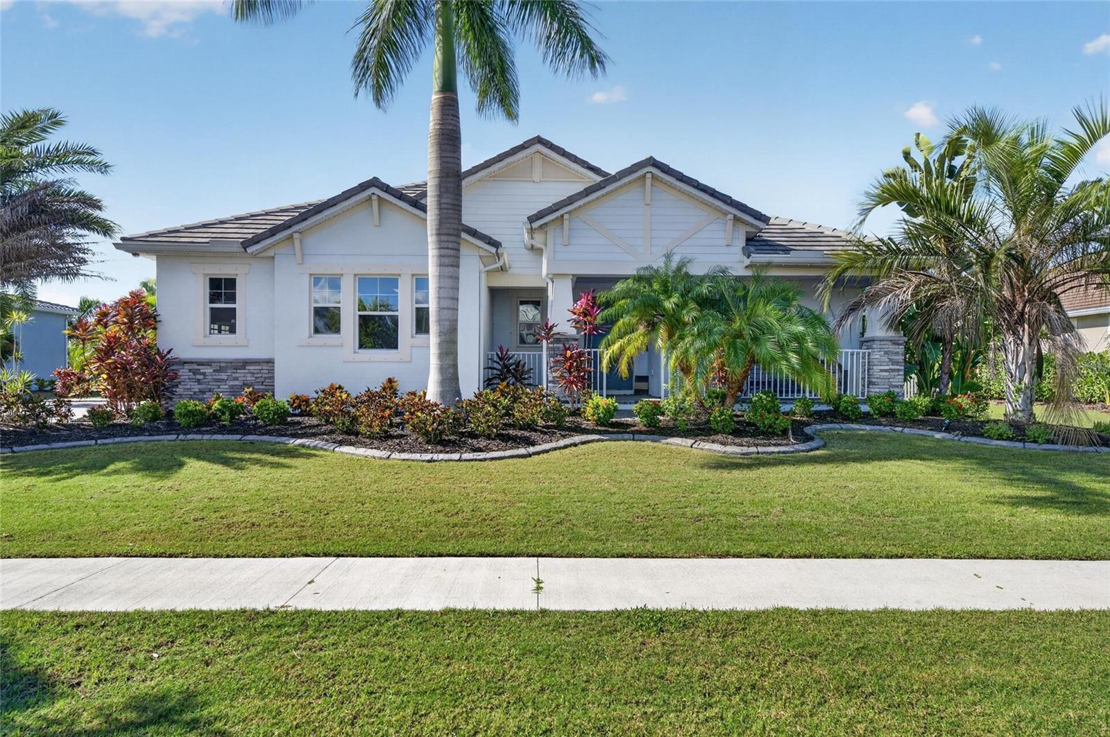 Photo of 816 MANNS HARBOR DRIVE APOLLO BEACH FL 33572