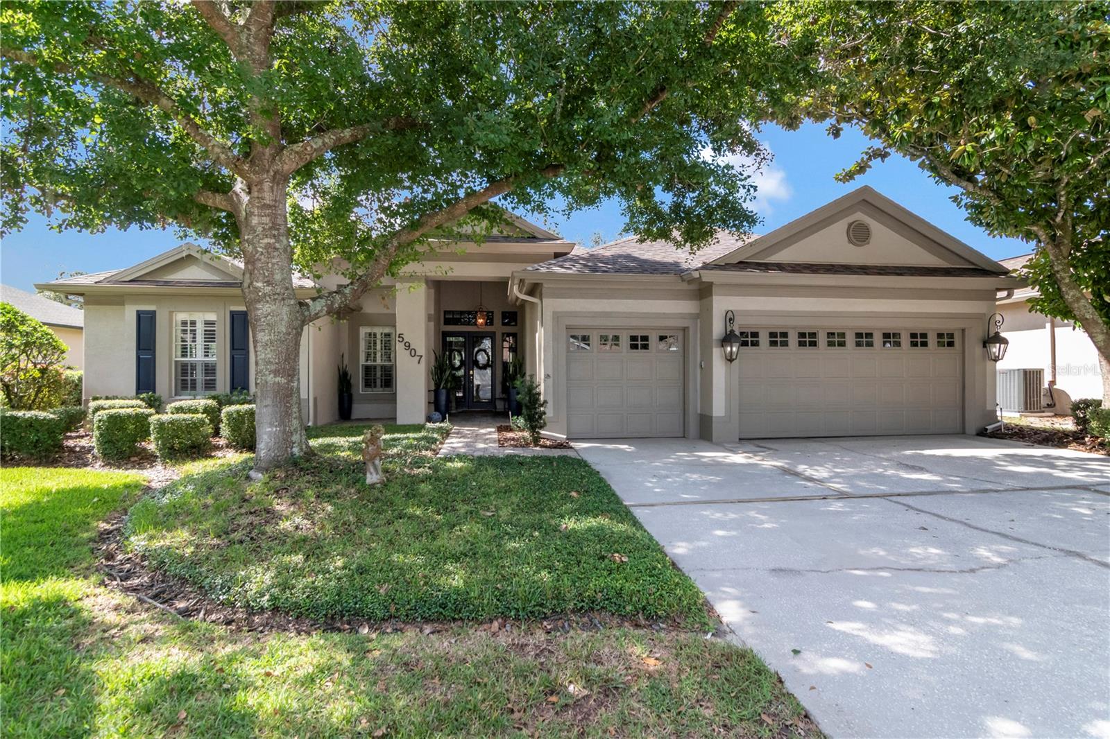 Photo of 5907 CHERRY OAK DRIVE VALRICO FL 33596