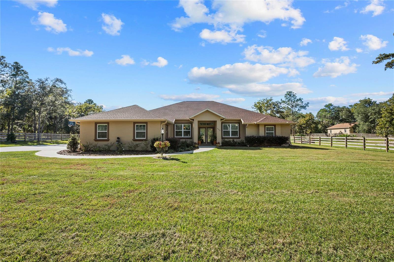 Photo of 2402 N STAMPEDE DRIVE BEVERLY HILLS FL 34465