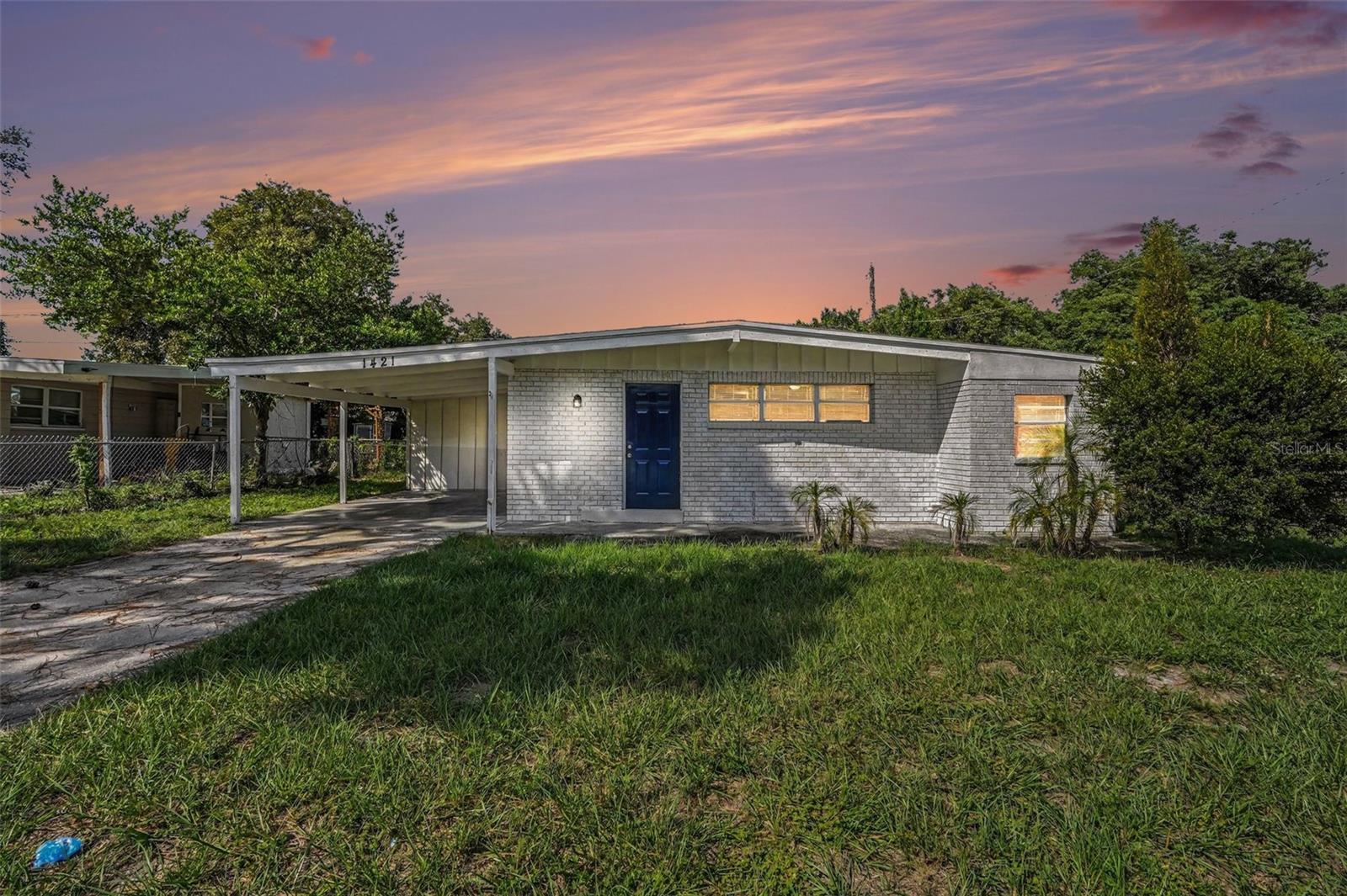 Photo of 1421 LONGWOOD LOOP TAMPA FL 33619