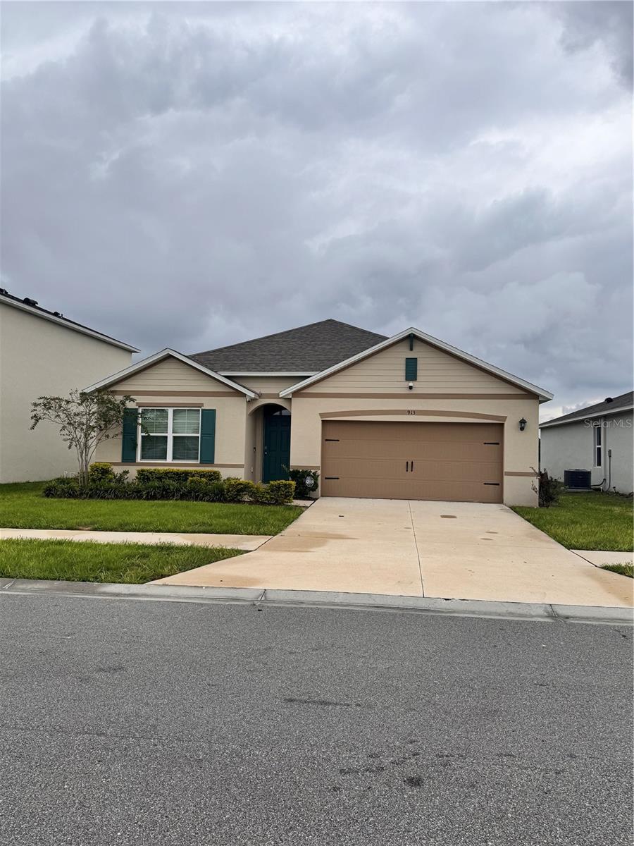 Photo of 913 AMBLESIDE DRIVE HAINES CITY FL 33844