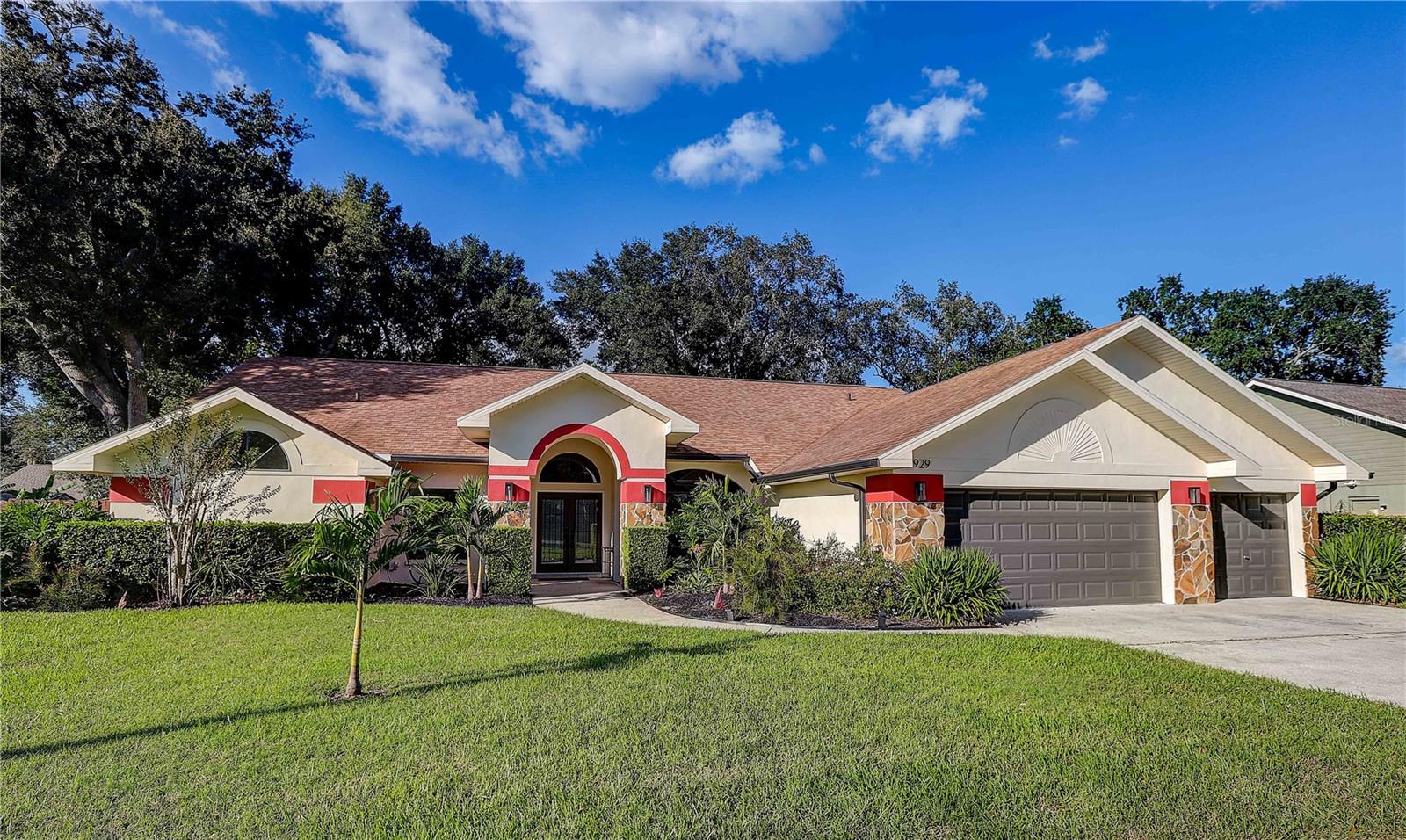 Photo of 3929 BUCKINGHAM LOOP DRIVE VALRICO FL 33594