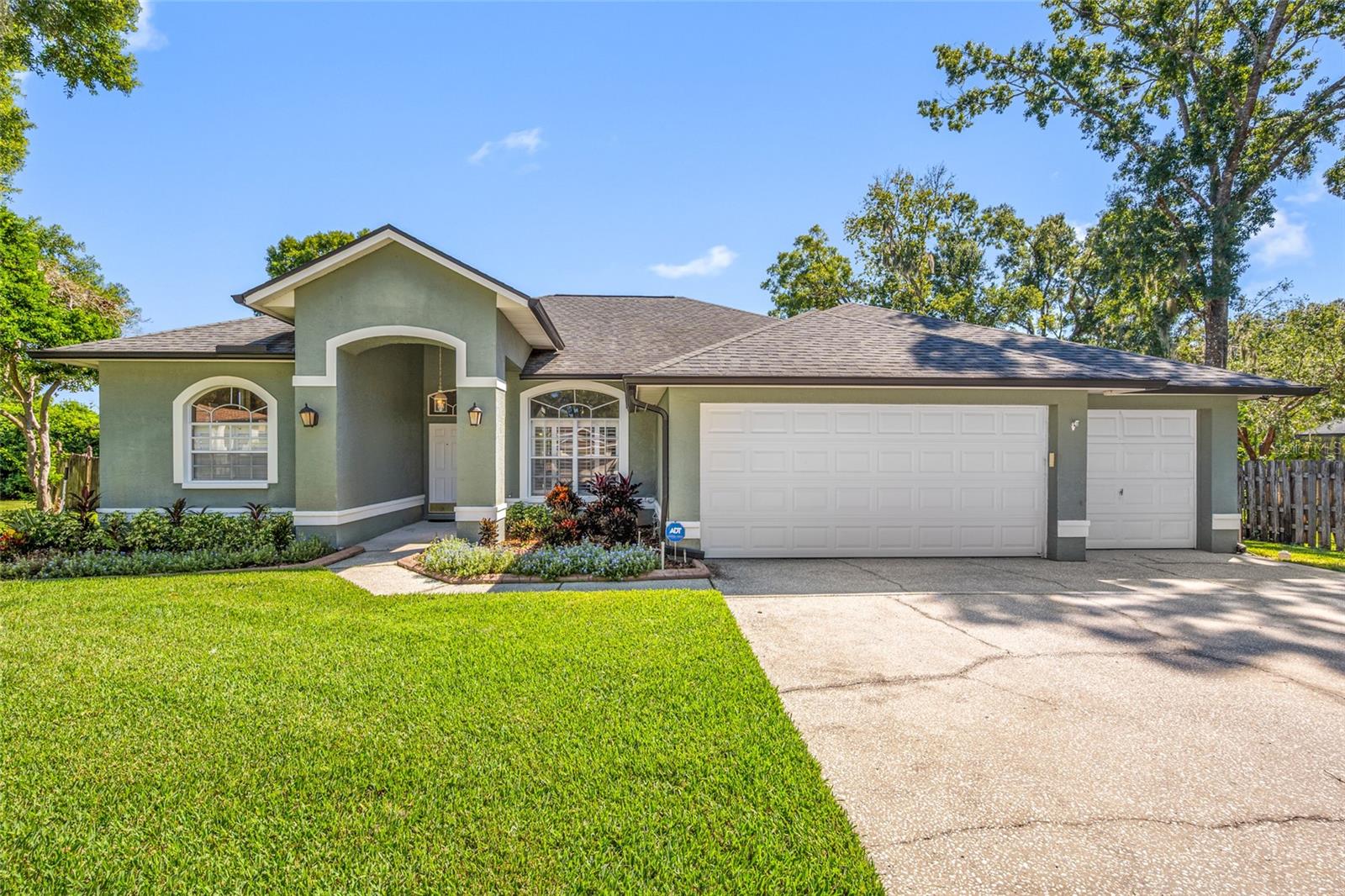 Photo of 1648 WOODRIDGE COURT LUTZ FL 33559