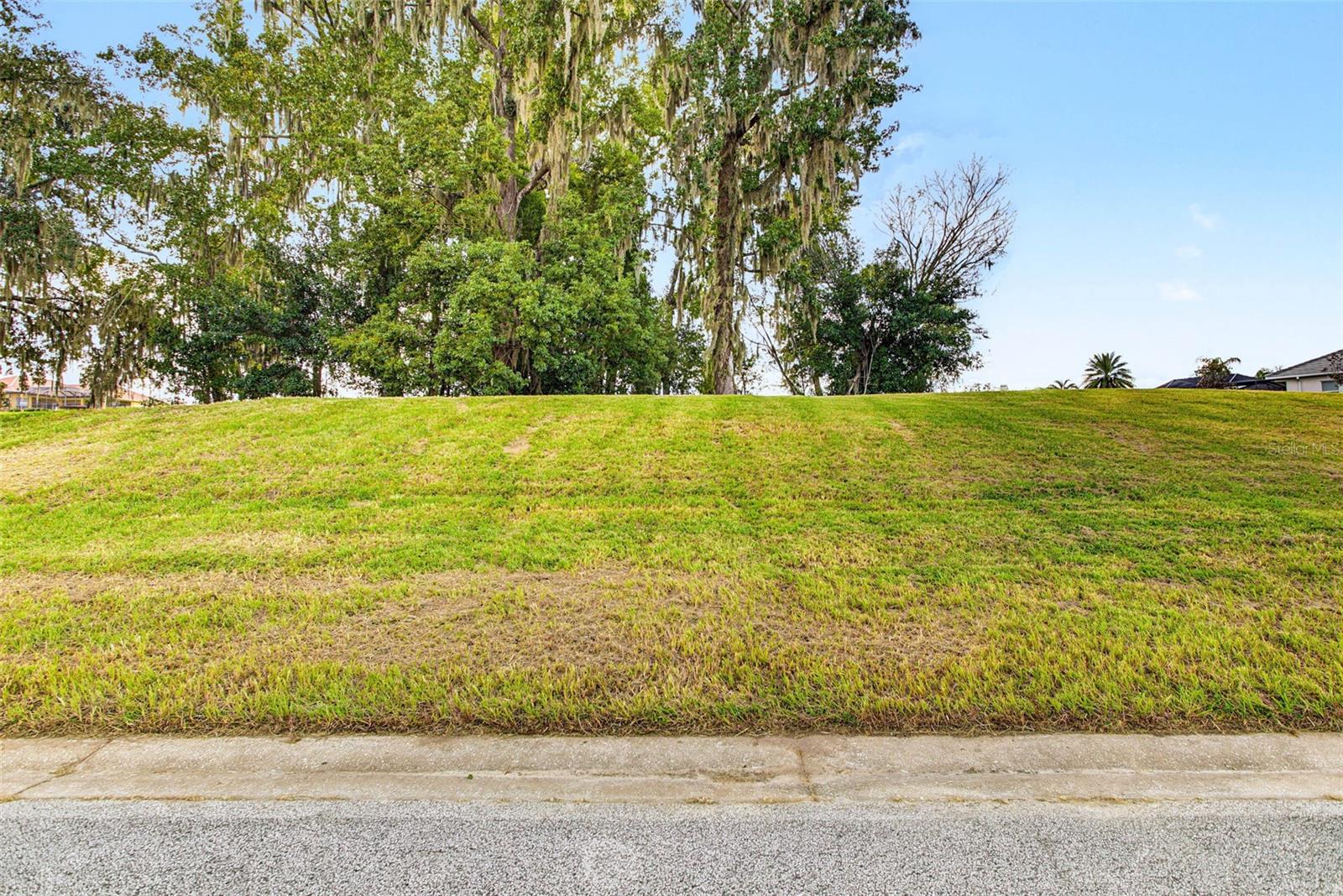 Photo of 13620 CARNOUSTIE CIR DADE CITY FL 33525