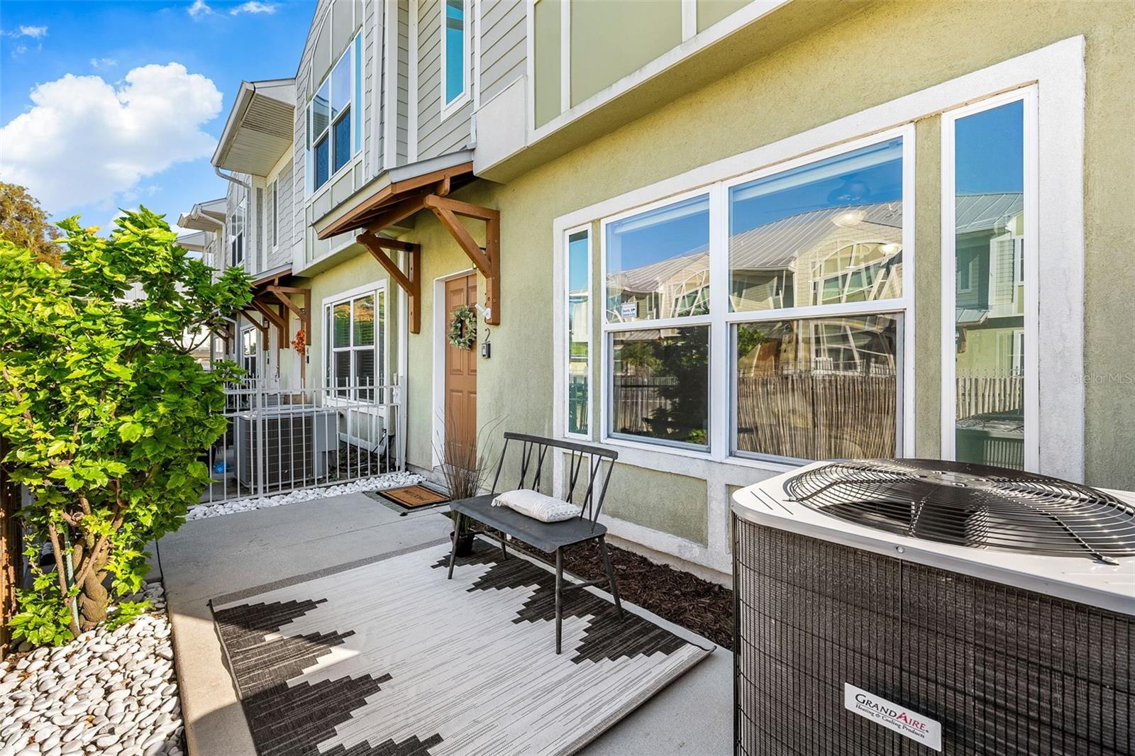 Photo of 1282 CALUSA CIRCLE CLEARWATER FL 33755
