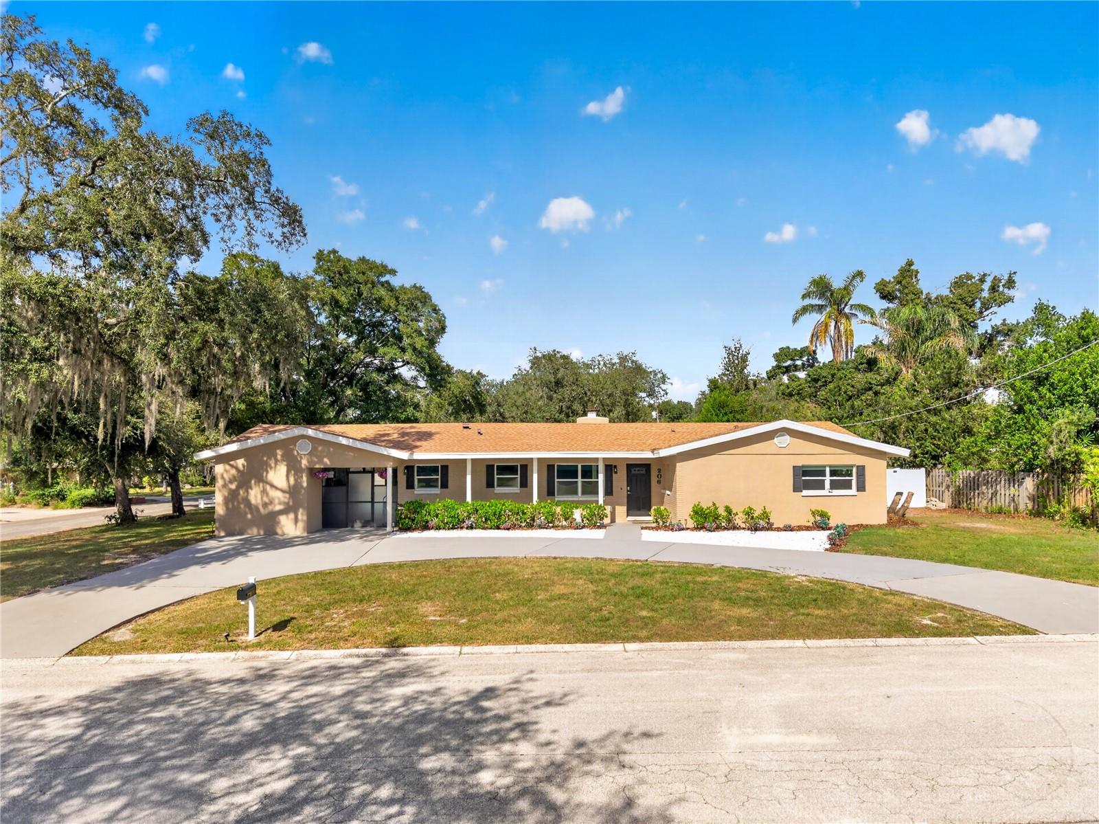 Photo of 206 AMBER LANE TEMPLE TERRACE FL 33617