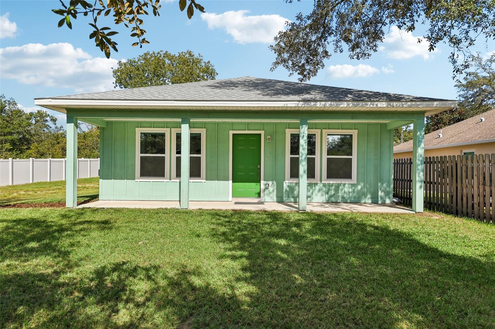 Photo of 40091 OAKRIDGE DRIVE LADY LAKE FL 32159
