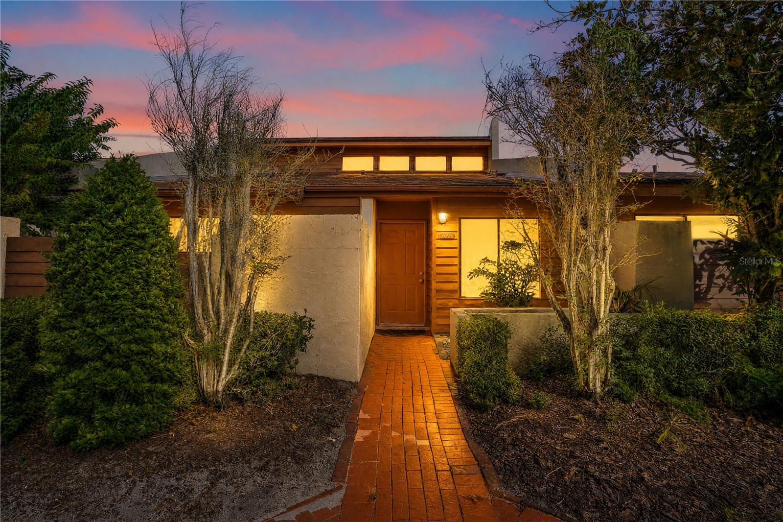 Photo of 679 W CRANES CIRCLE ALTAMONTE SPRINGS FL 32701