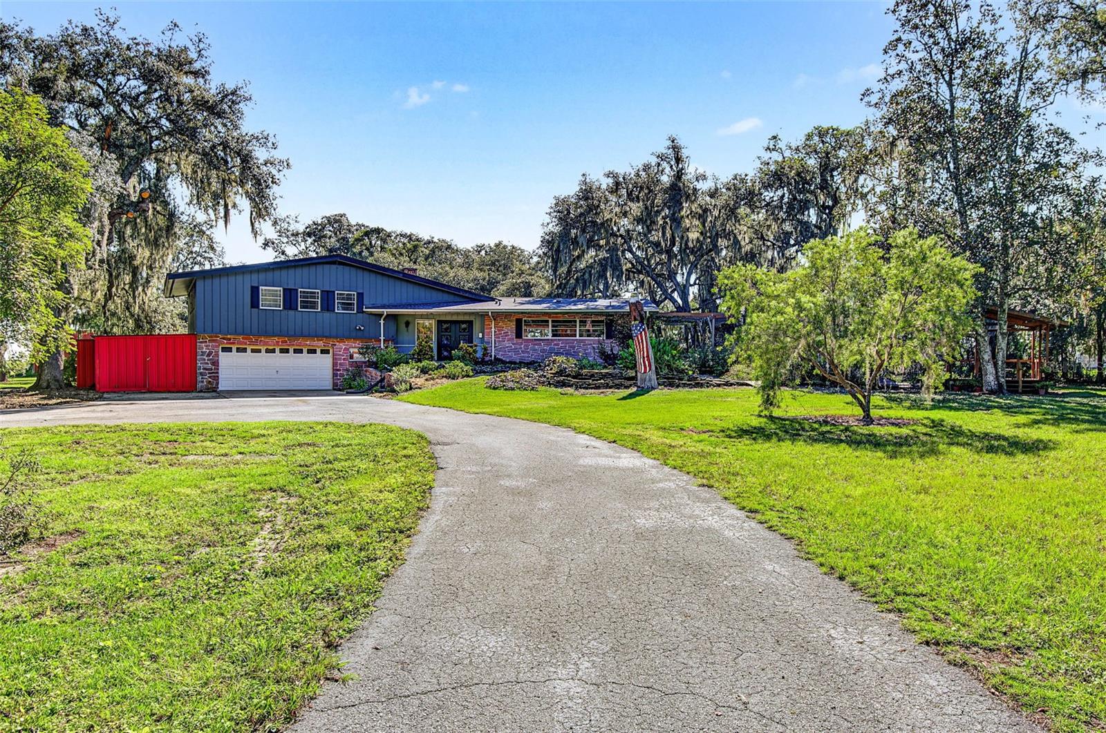 Photo of 15300 LAKE IOLA ROAD DADE CITY FL 33523