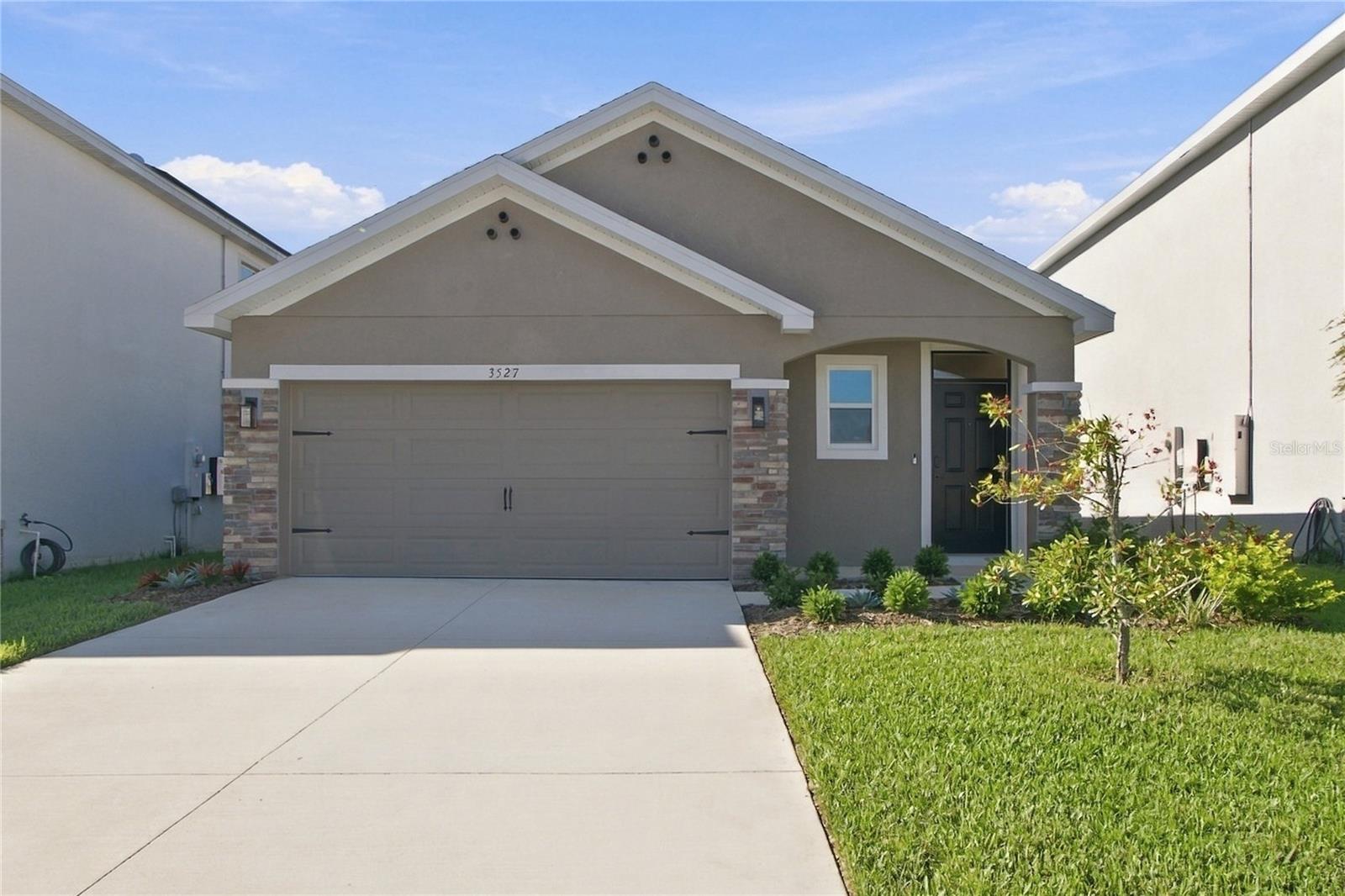 Photo of 3527 MAPLE GROVE WAY PLANT CITY FL 33565