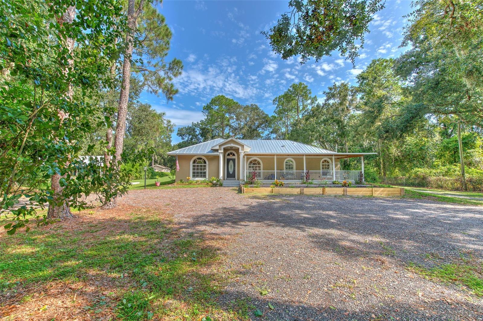 Photo of 118 E HUNTER ROAD PLANT CITY FL 33565