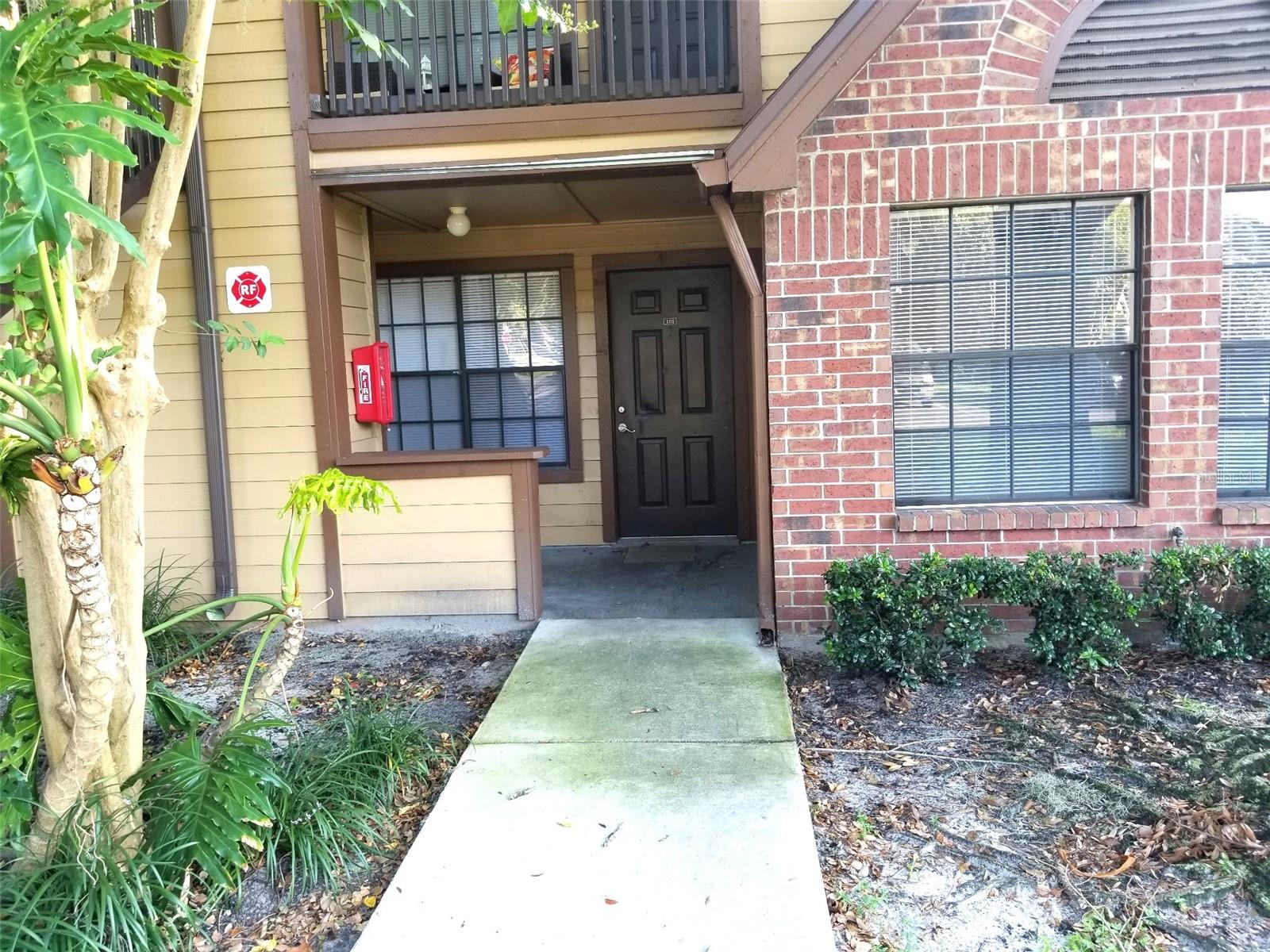 Photo of 380 LAKE MEADE COURT #101 ALTAMONTE SPRINGS FL 32701