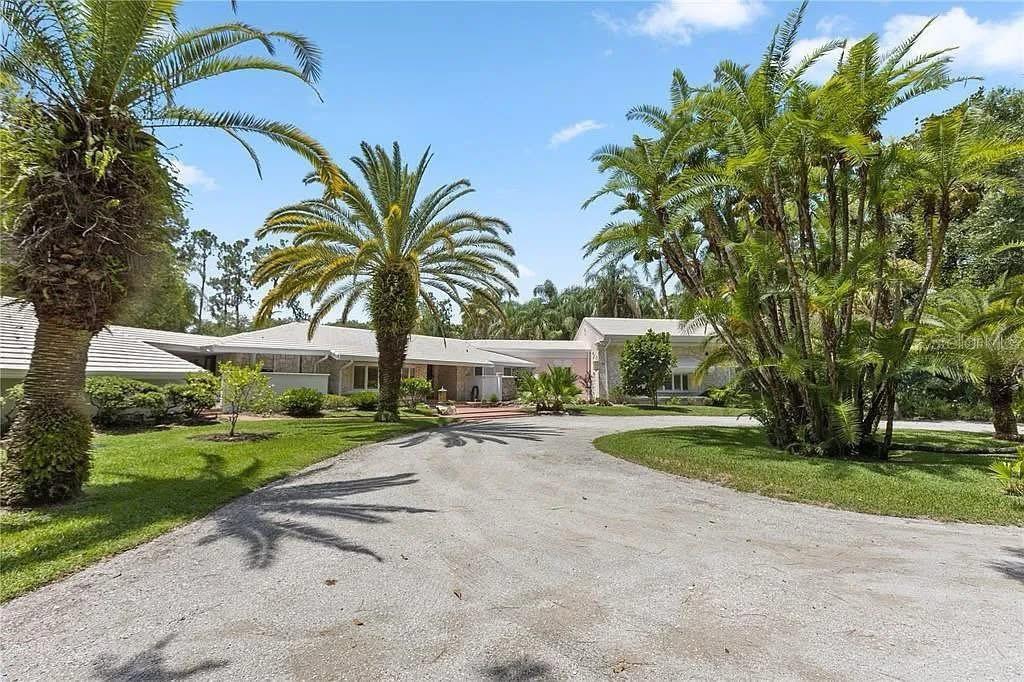 Photo of 100 ISLAND WAY WINTER HAVEN FL 33884