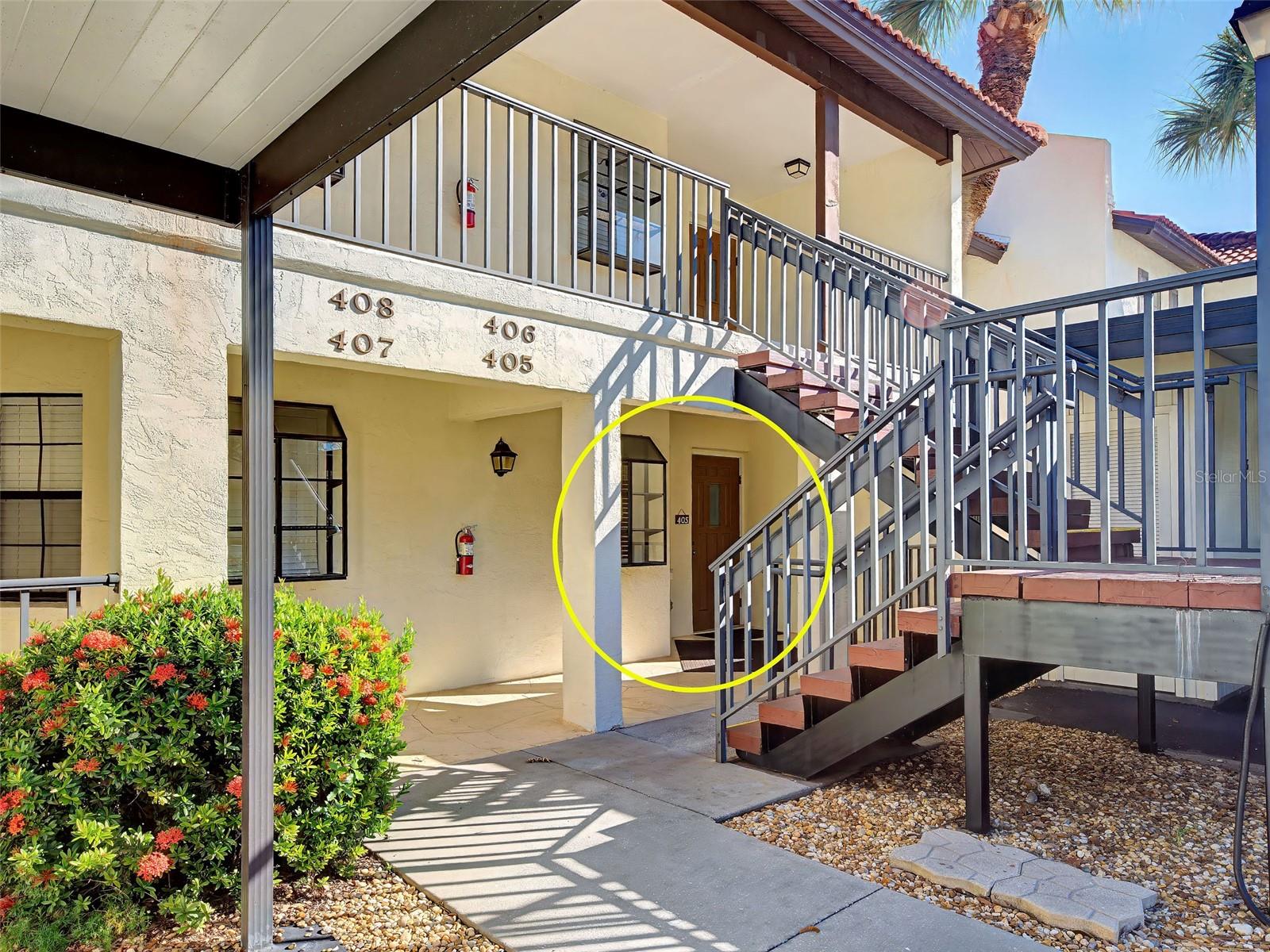 Photo of 405 PINE HOLLOW CIRCLE #405 ENGLEWOOD FL 34223