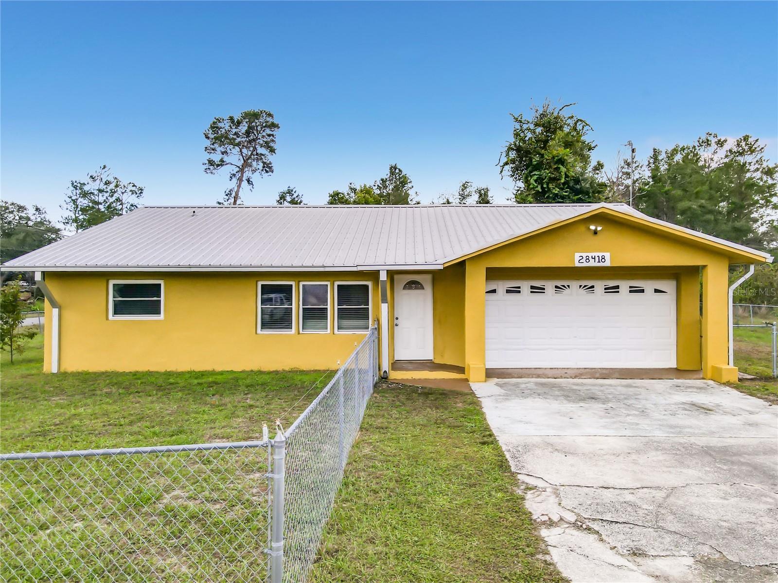 Photo of 28418 BOUGAINVILLEA AVENUE PAISLEY FL 32767