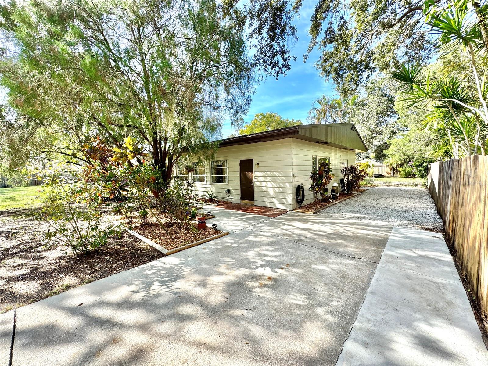 Photo of 4306 GLORY PLACE SARASOTA FL 34231