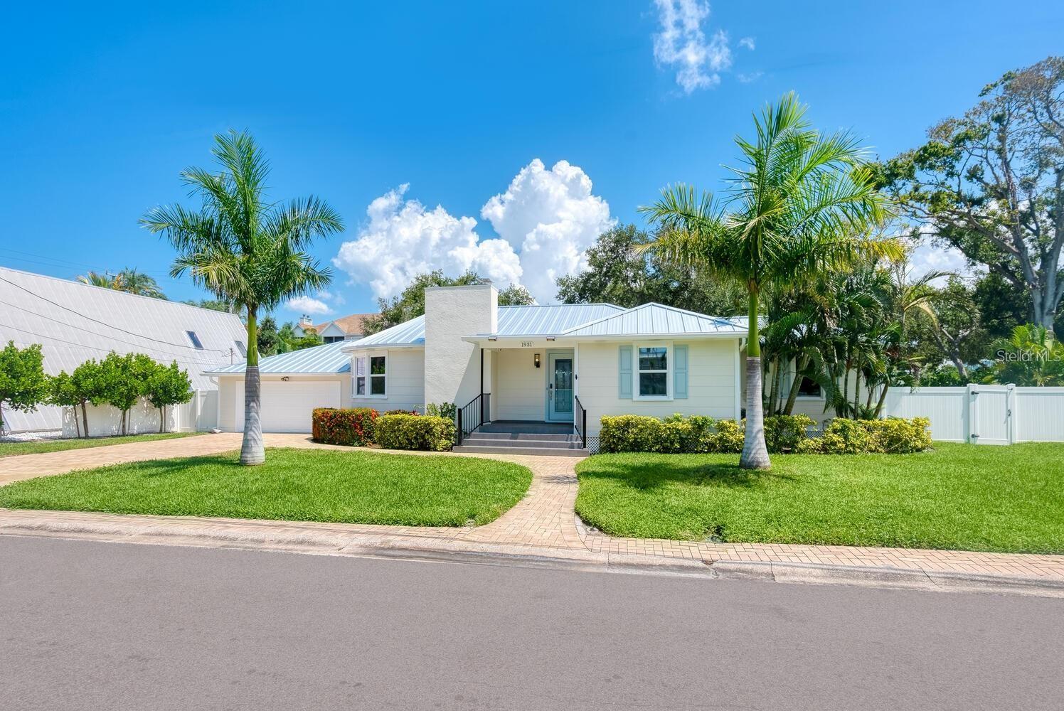 Photo of 1931 HIGH POINT CIRCLE SARASOTA FL 34236