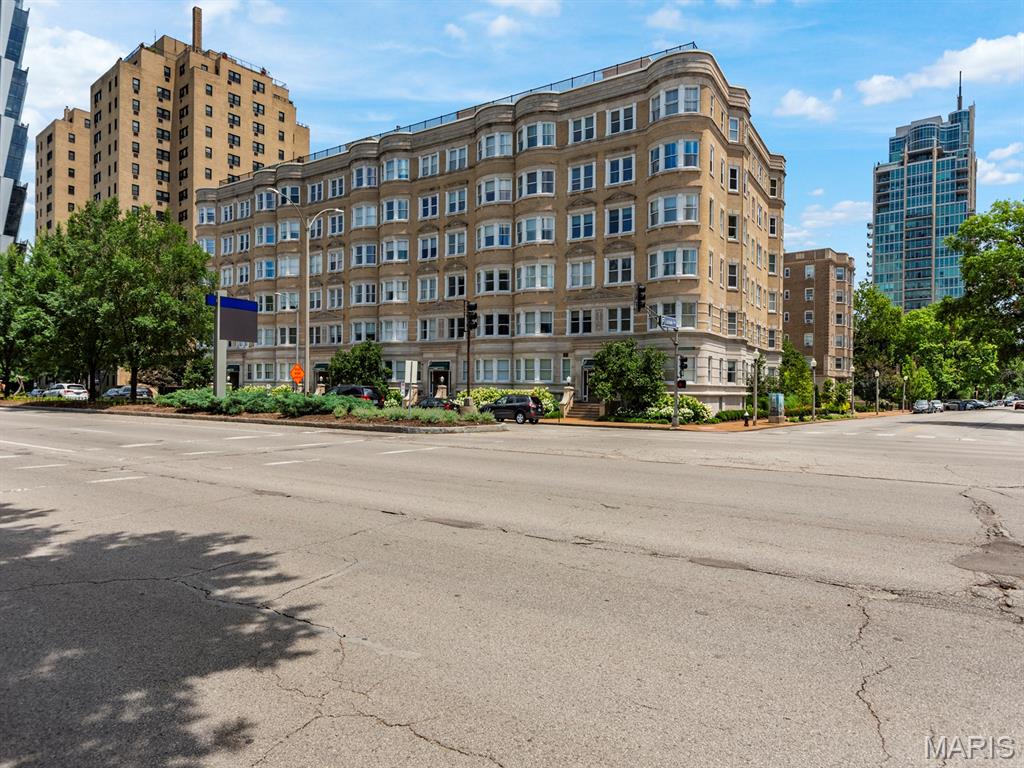 Photo of 10 N Kingshighway Boulevard #2CN St Louis MO 63108