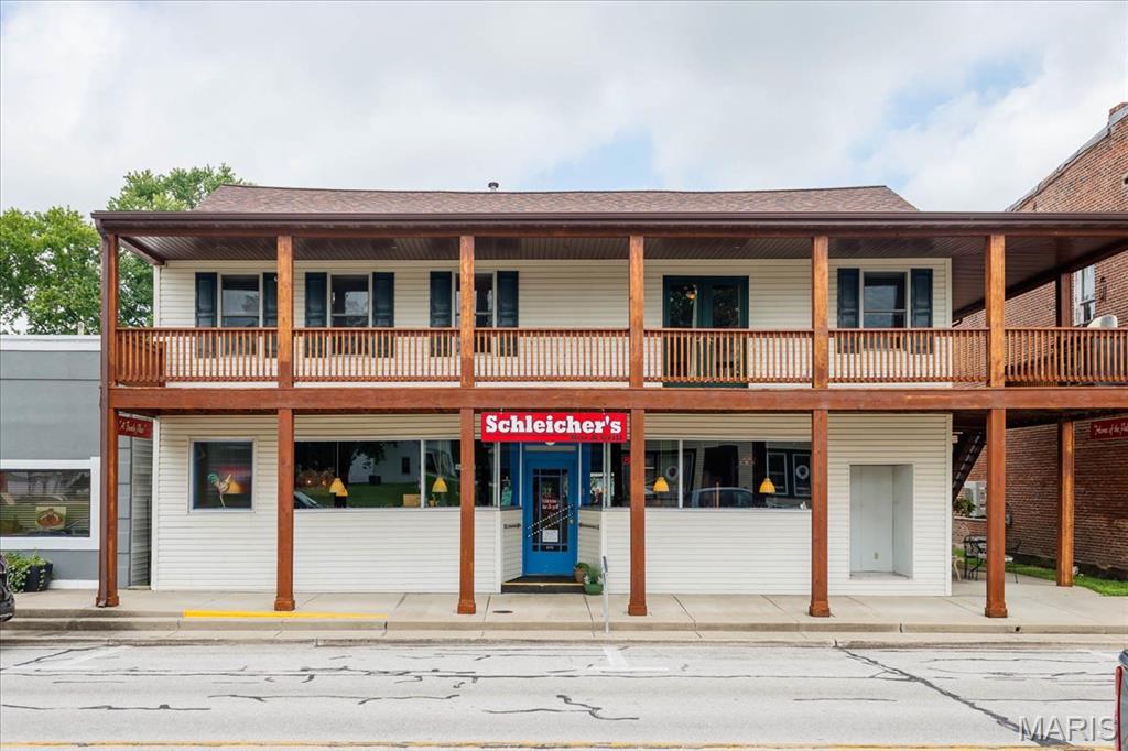 Photo of 1031 Fairfax Street Carlyle IL 62231